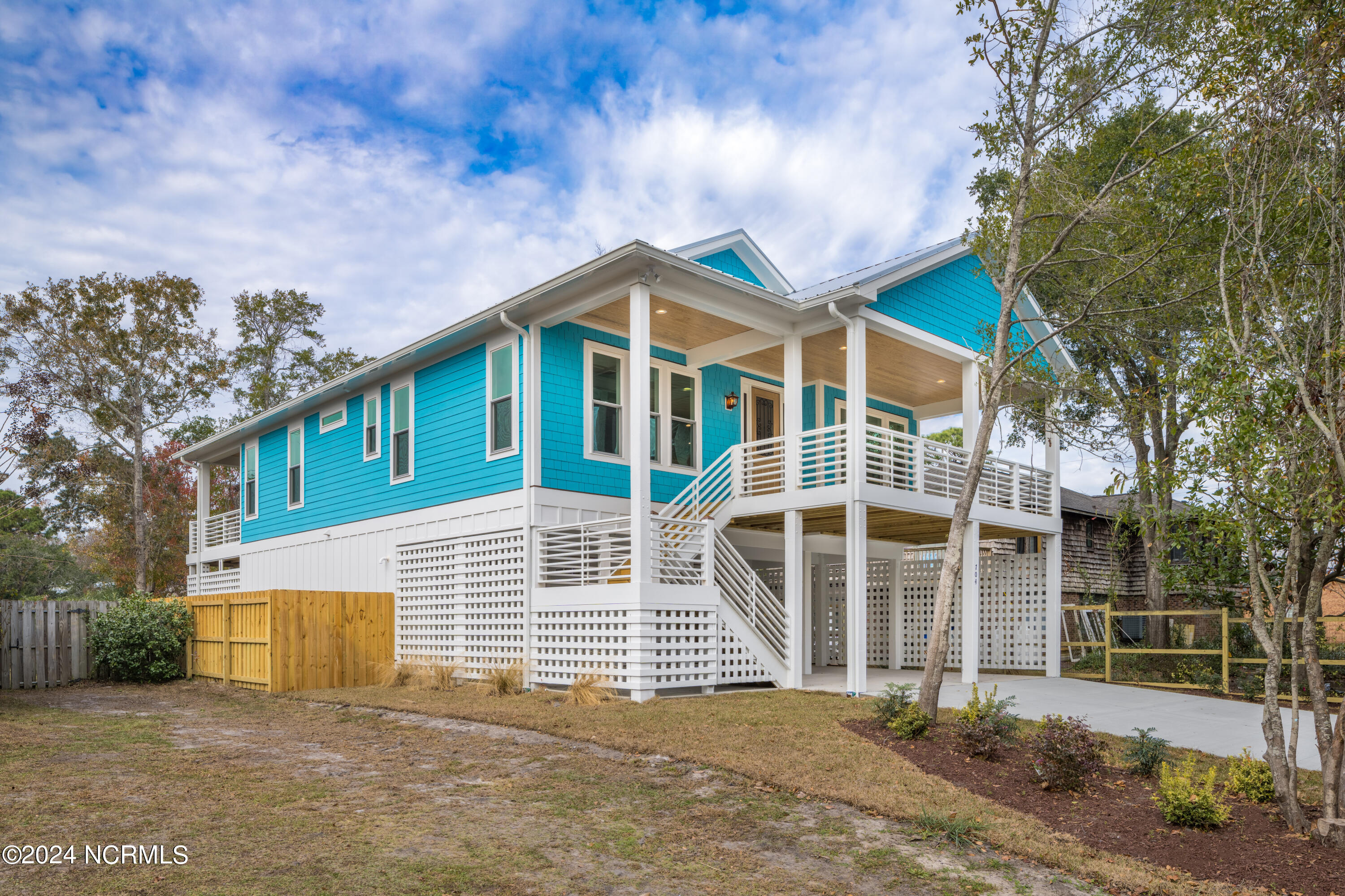 704 S 6th Street