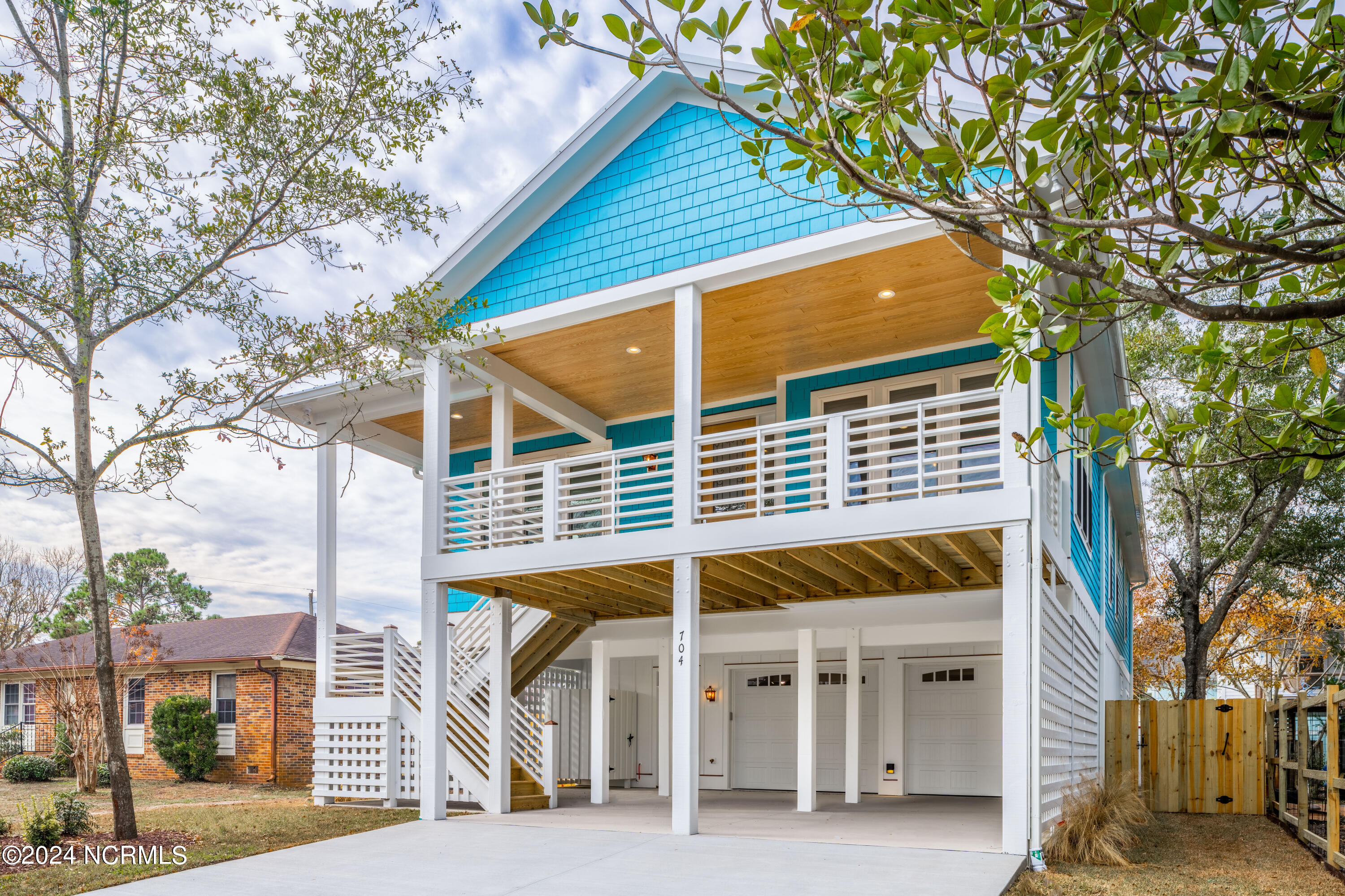 704 S 6th Street