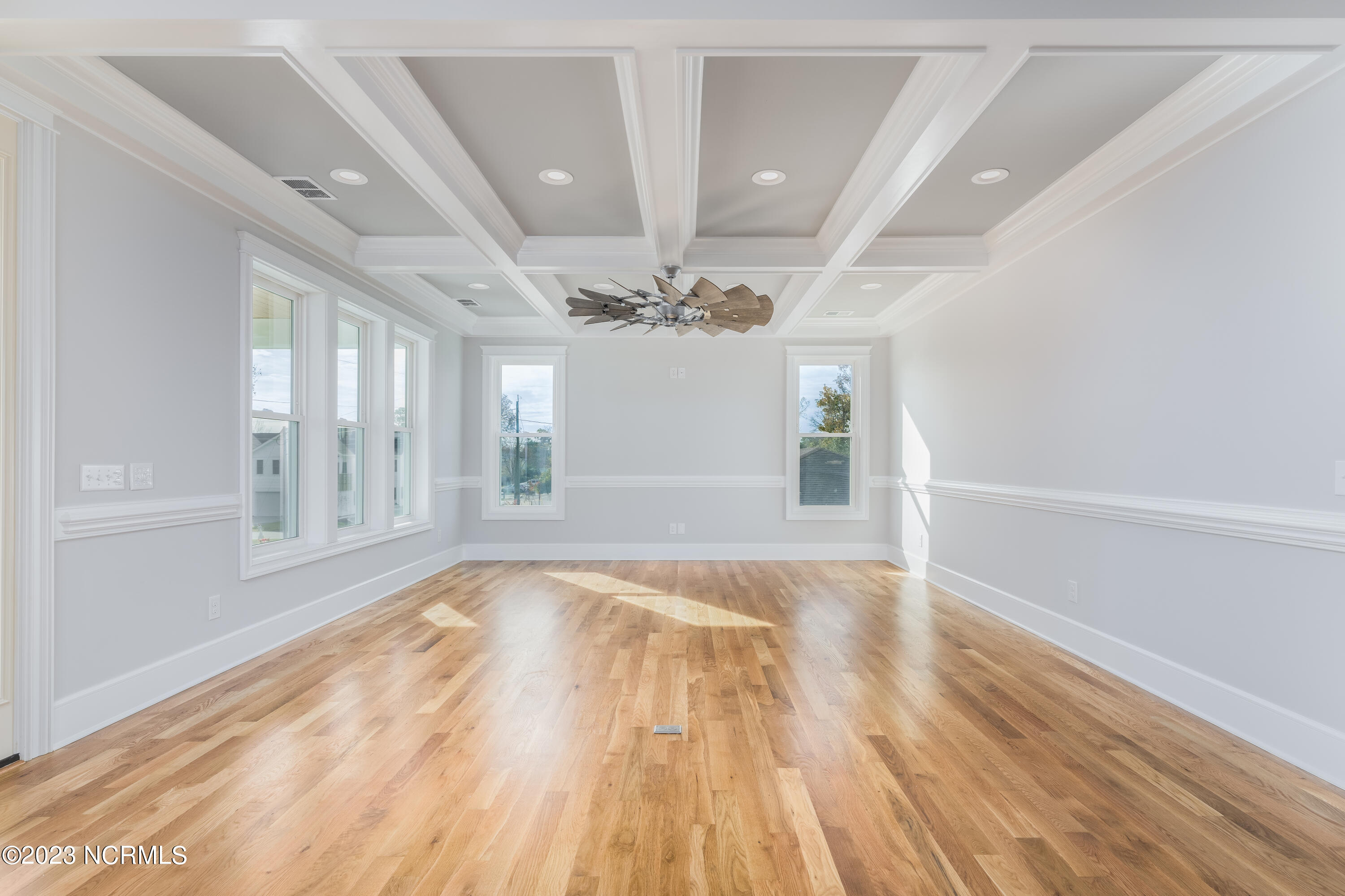 704 S 6th Street