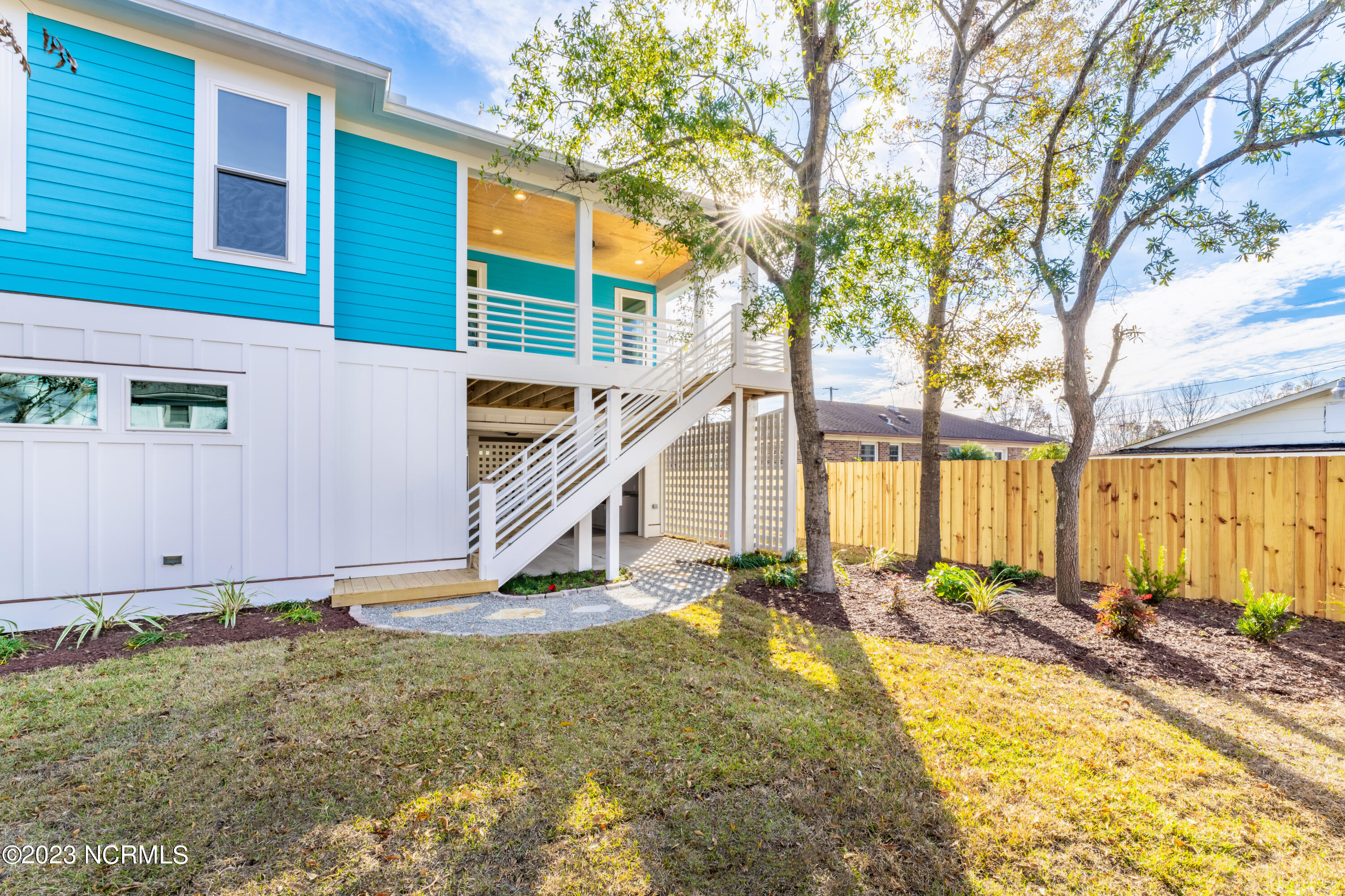 704 S 6th Street