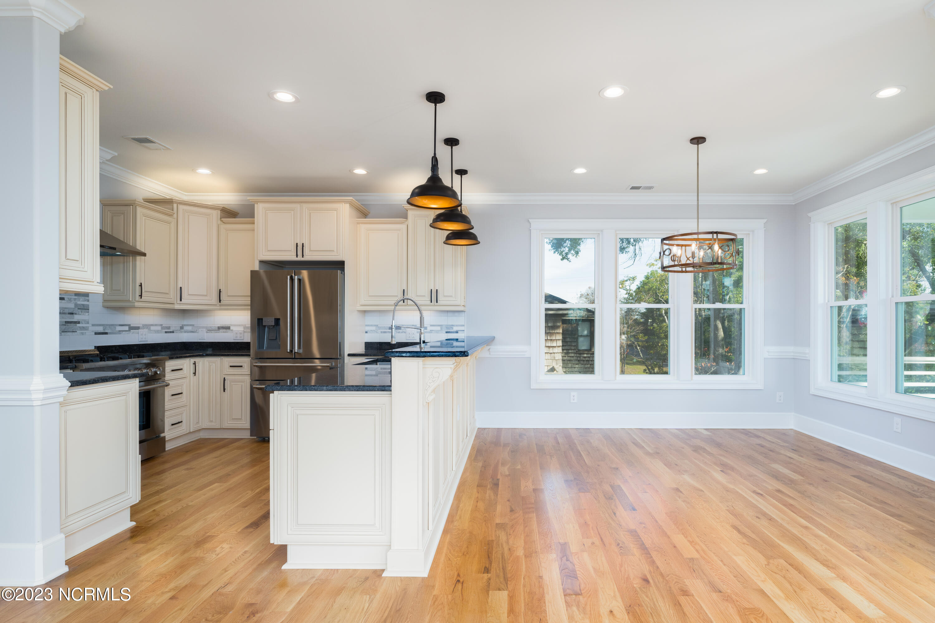 704 S 6th Street