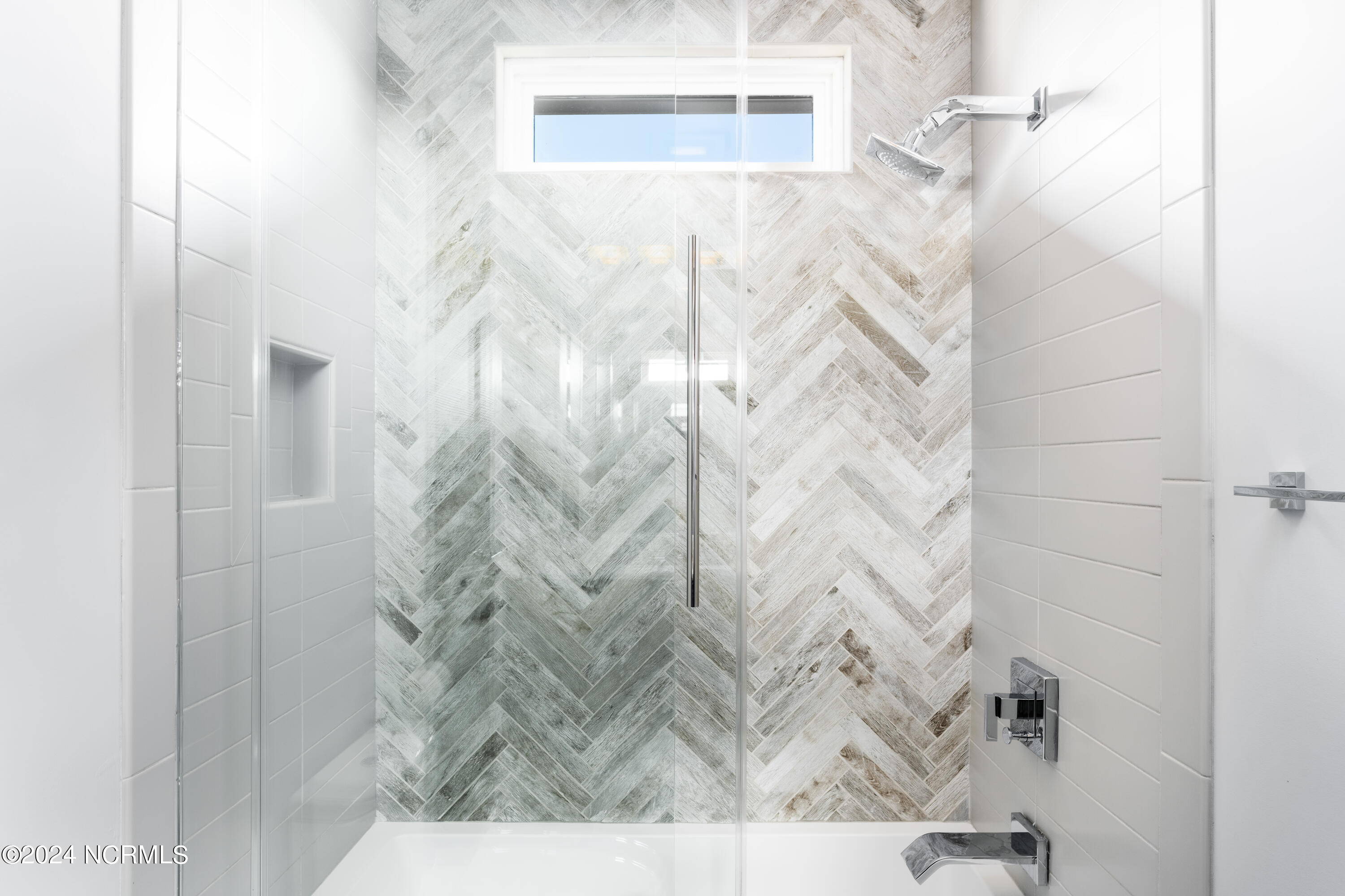 2751 Pinecrest Drive SE