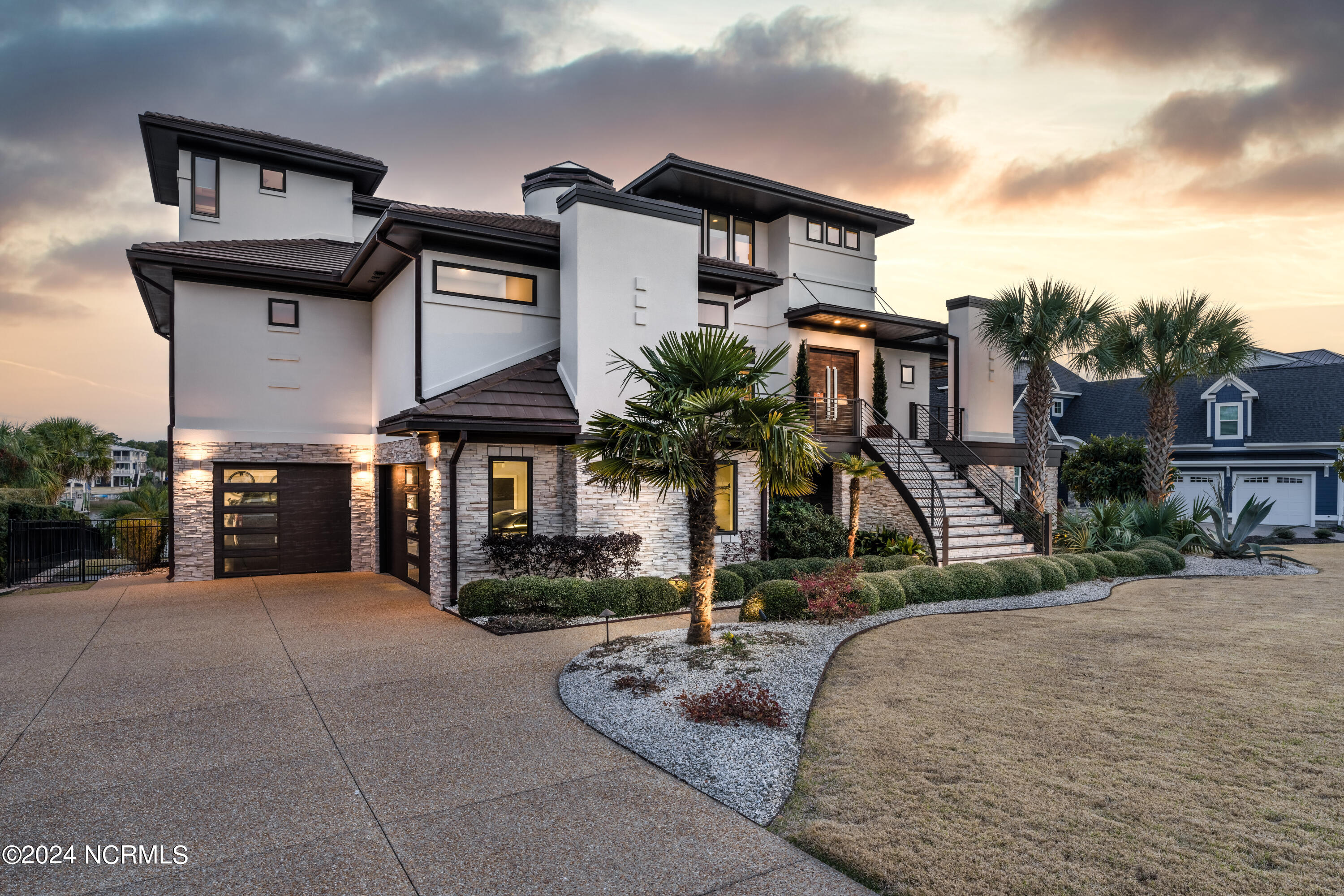 2751 Pinecrest Drive SE