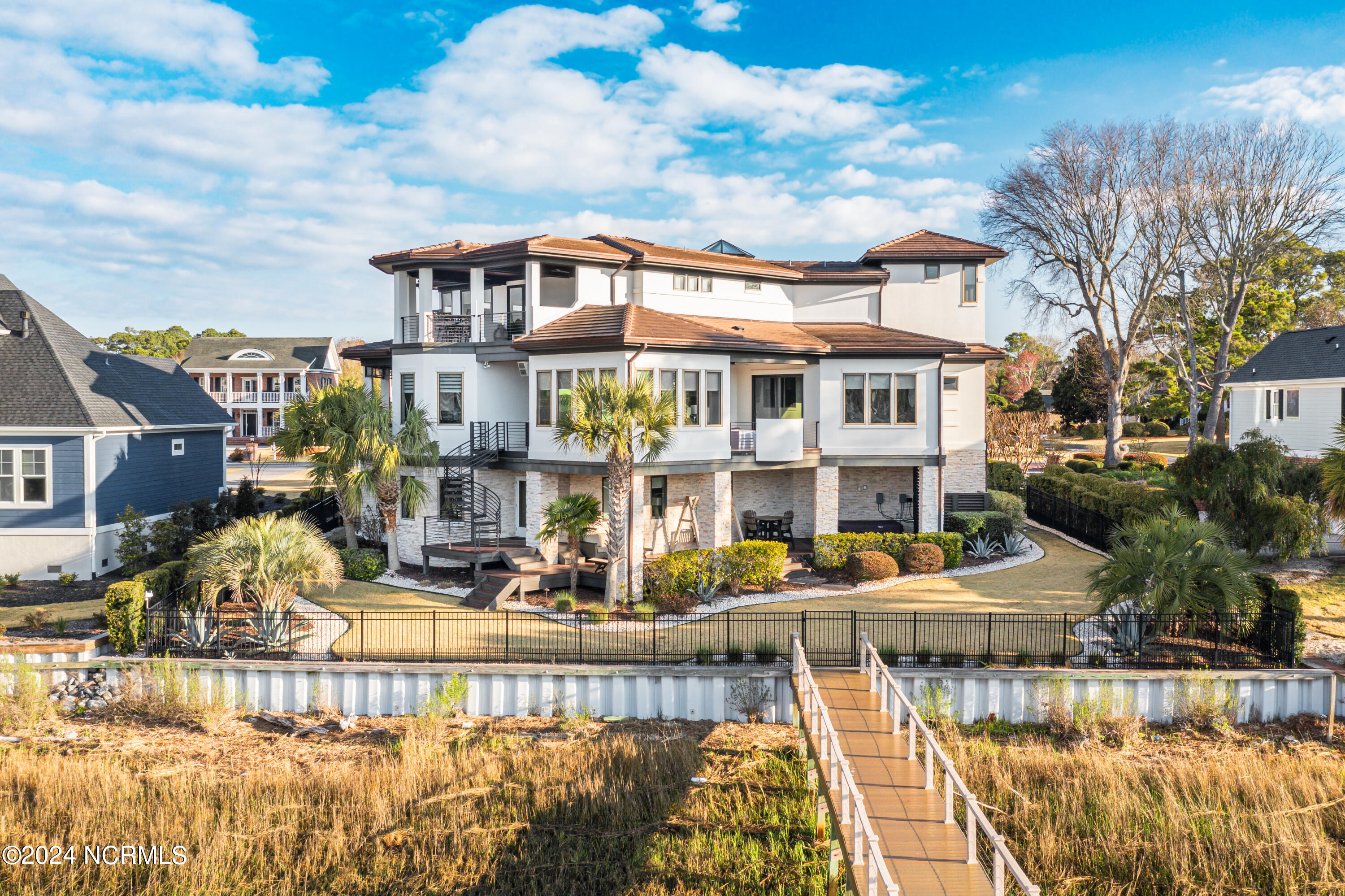 2751 Pinecrest Drive SE