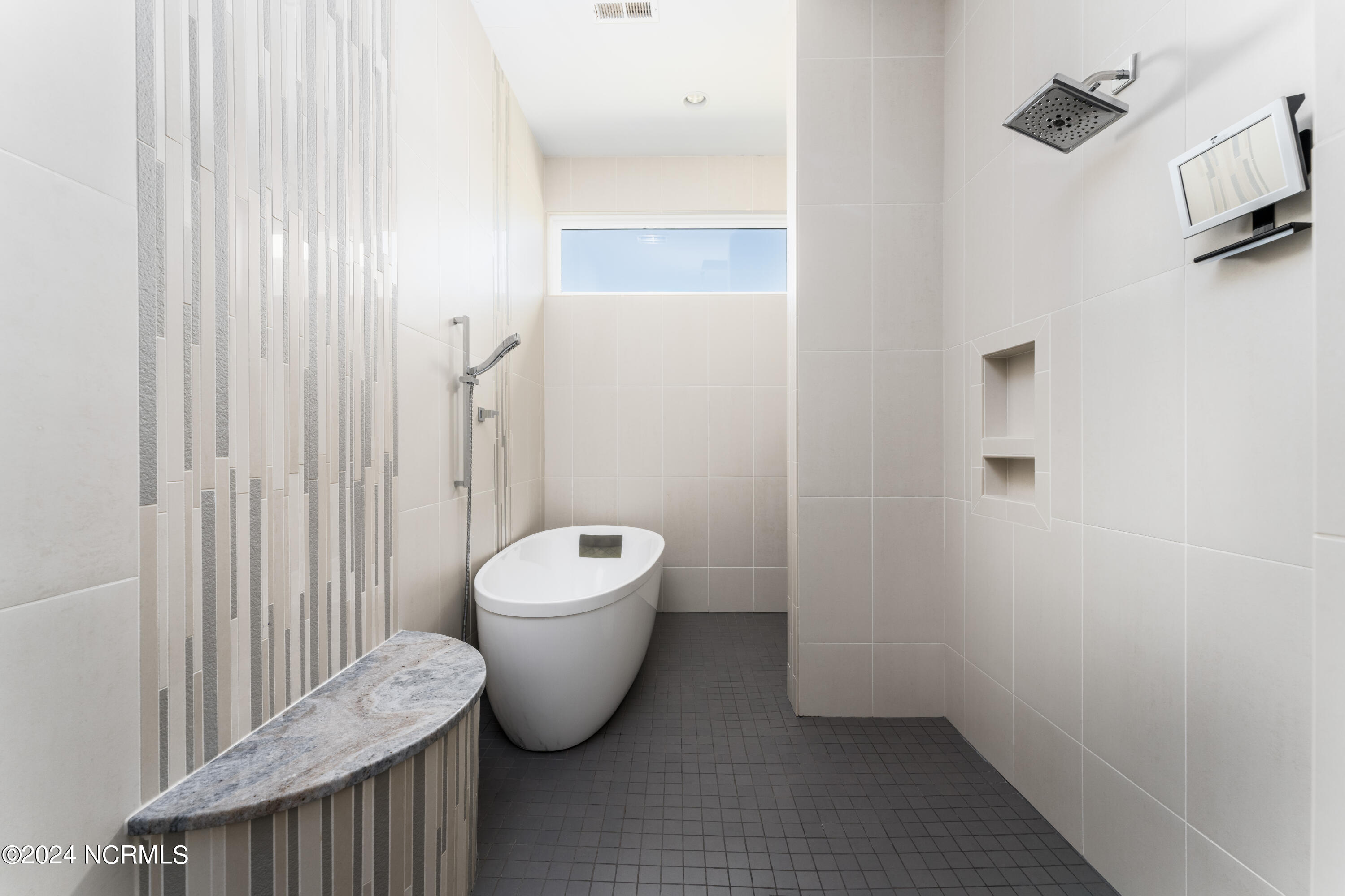 2751 Pinecrest Drive SE