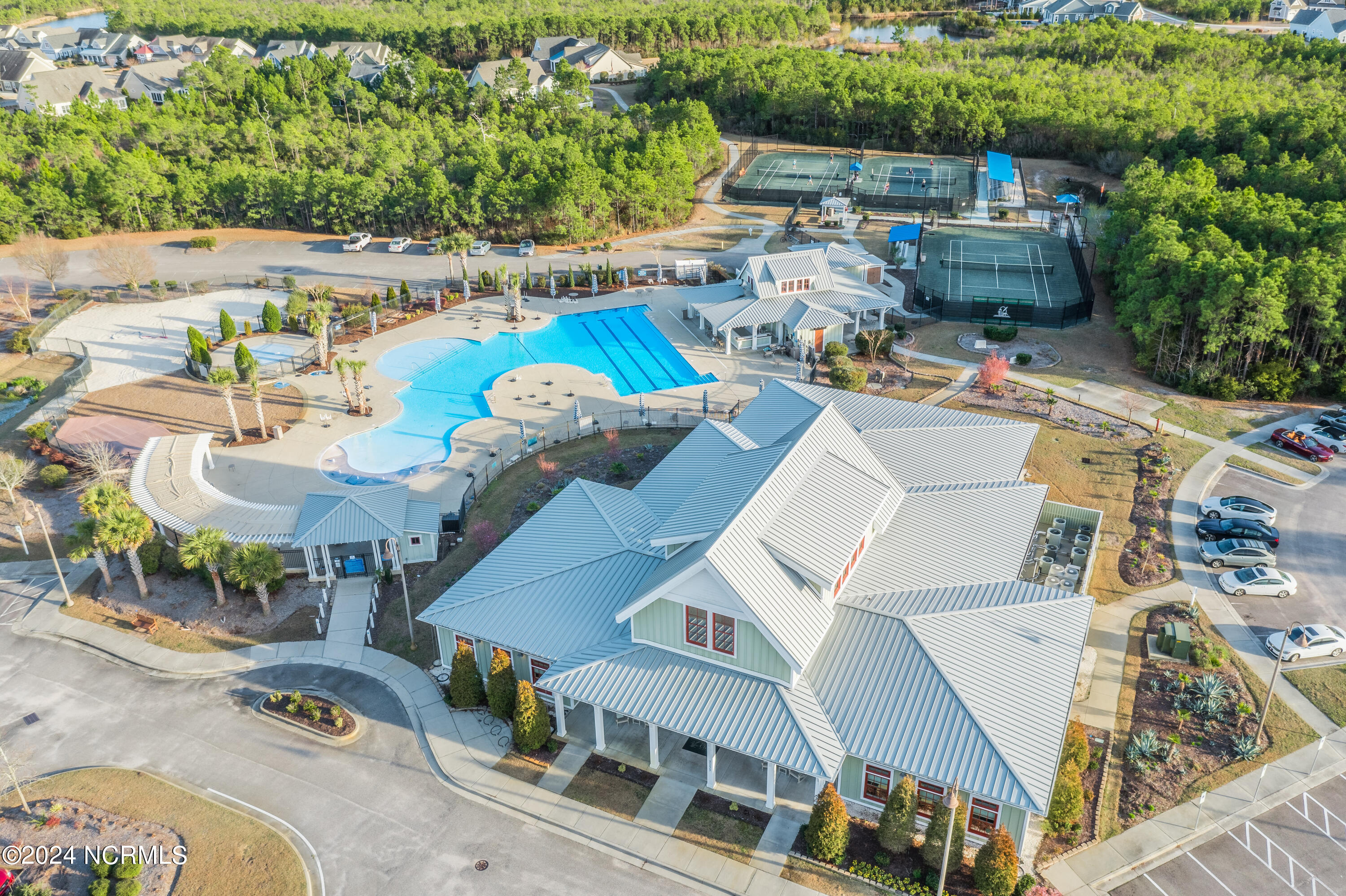 2751 Pinecrest Drive SE