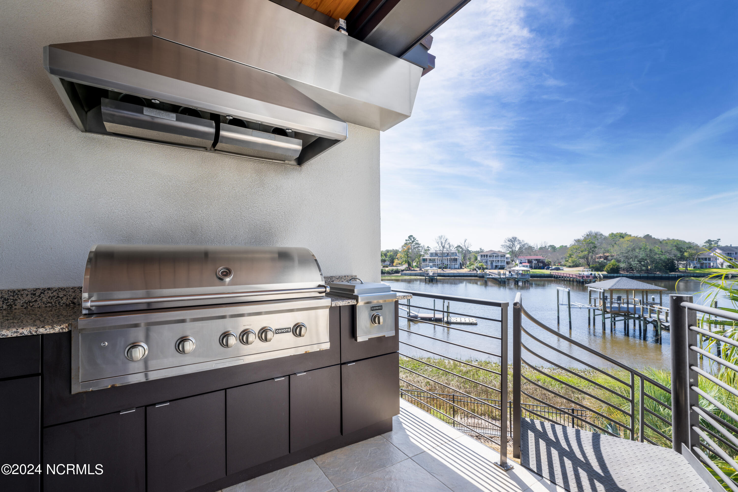 2751 Pinecrest Drive SE