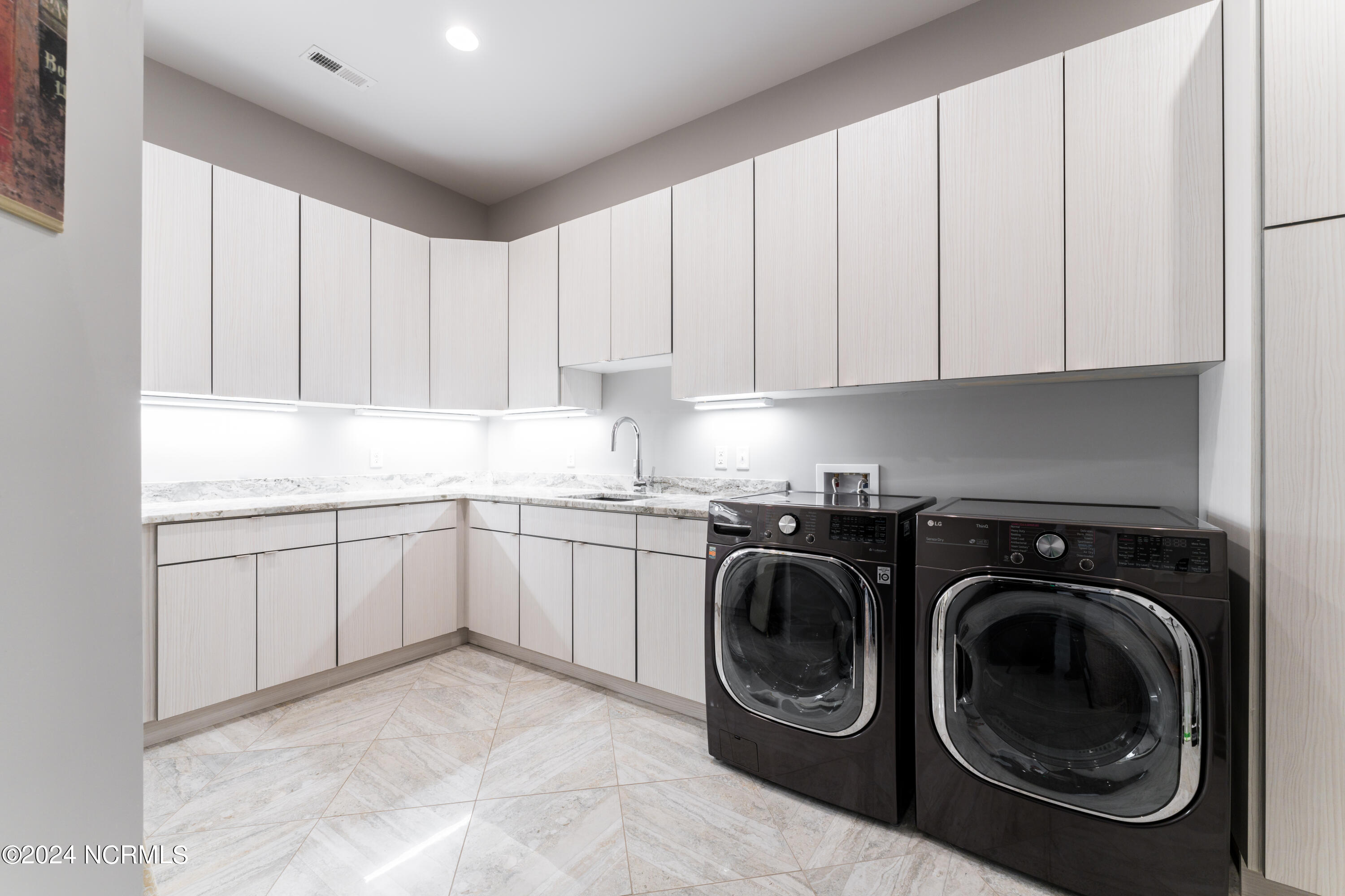 2751 Pinecrest Drive SE