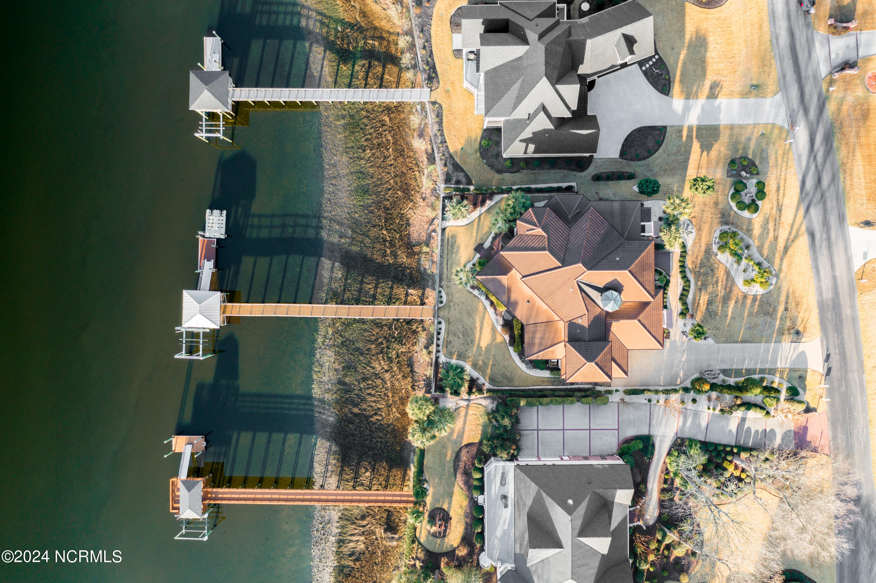 2751 Pinecrest Drive SE