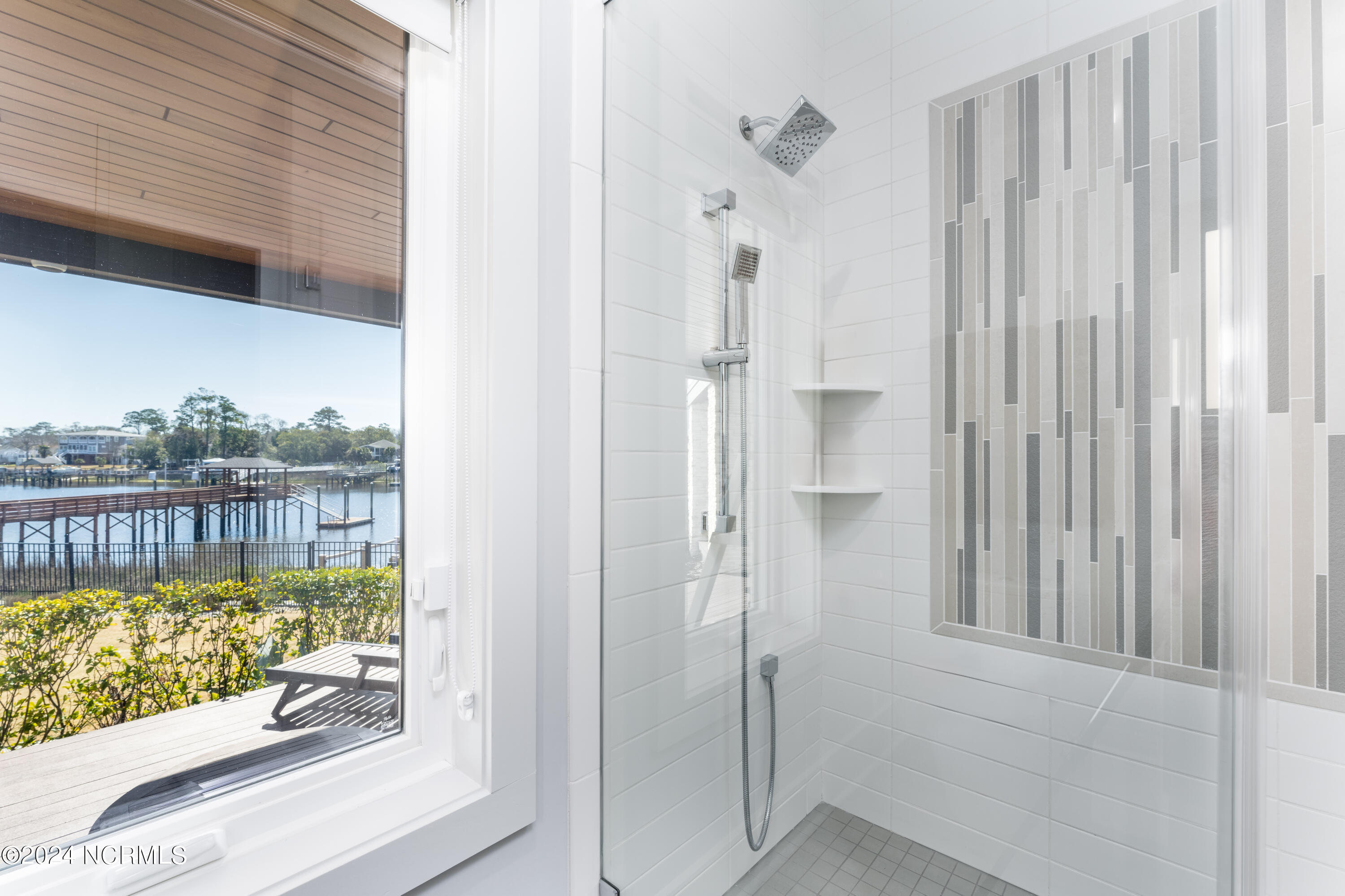 2751 Pinecrest Drive SE