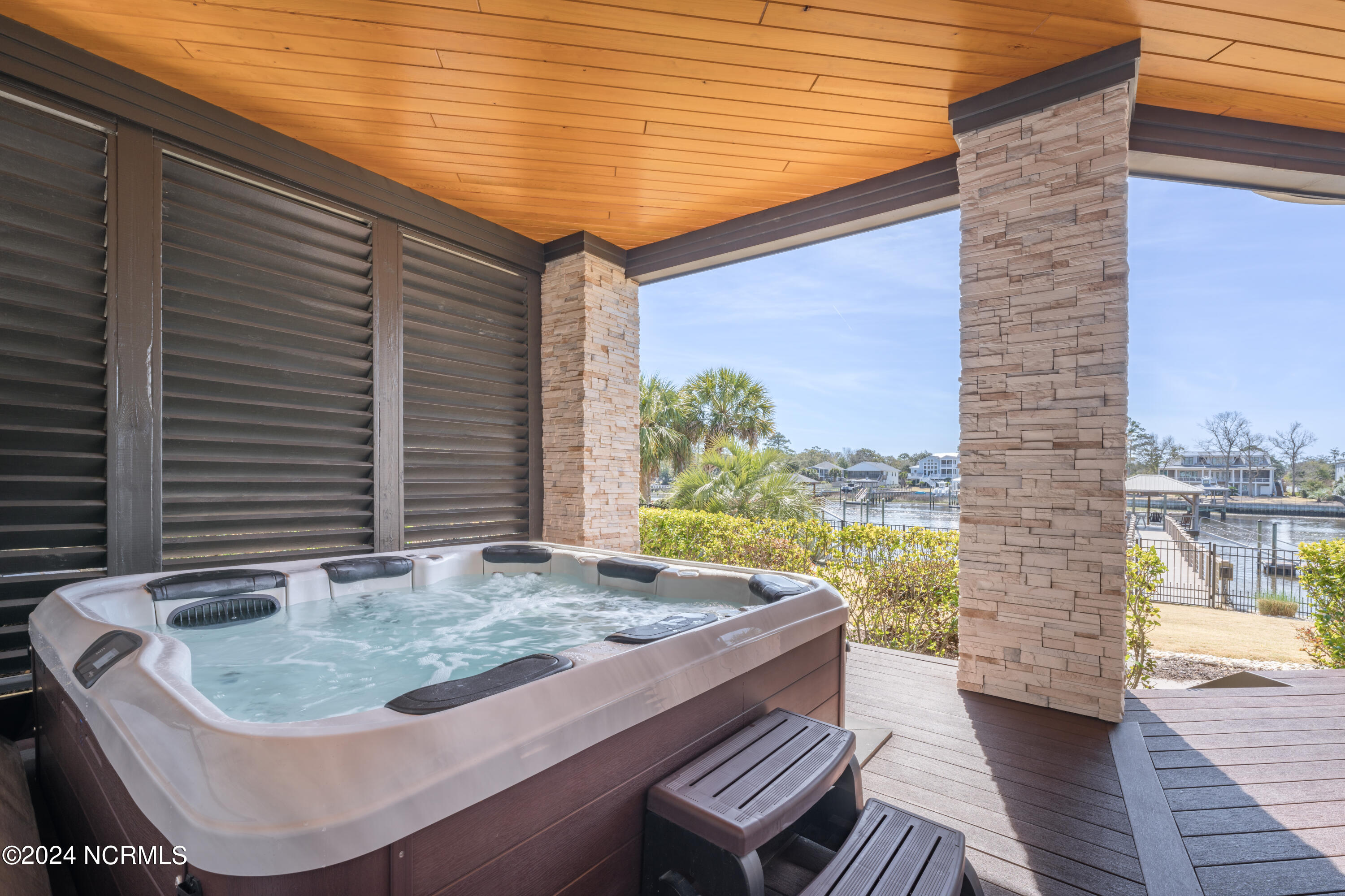 2751 Pinecrest Drive SE