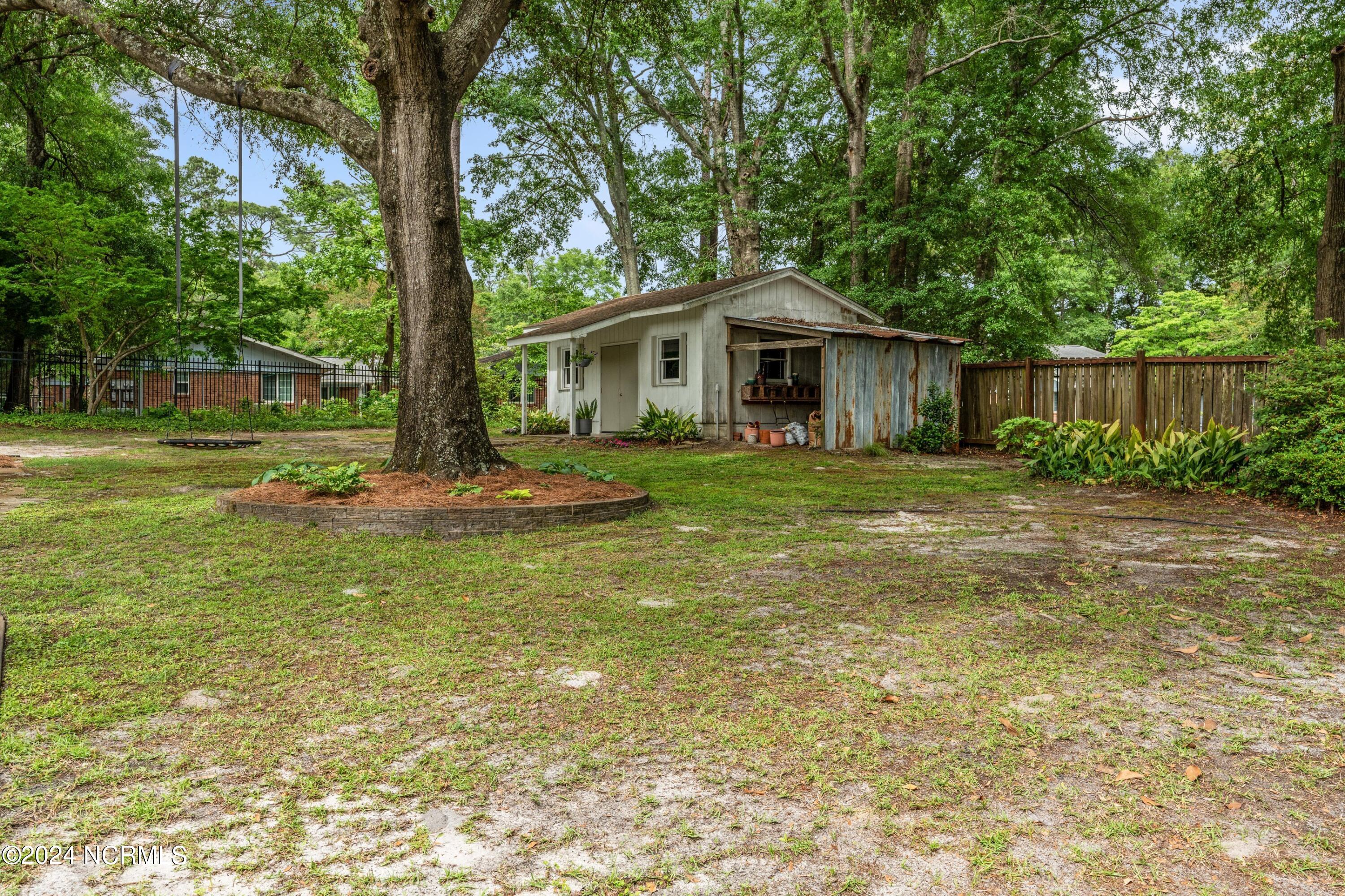 1408 Robin Hood Road