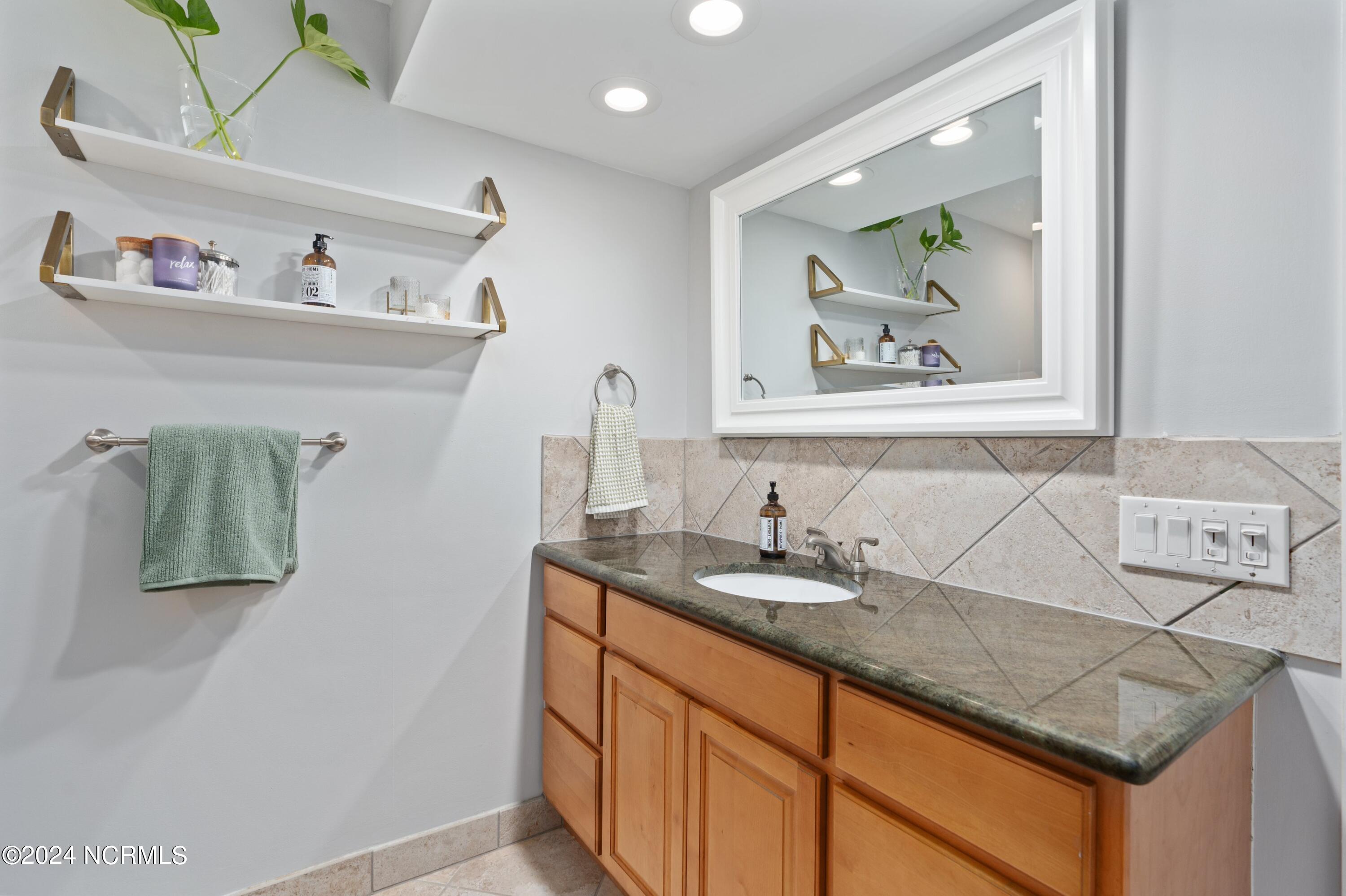 1408 Robin Hood Road