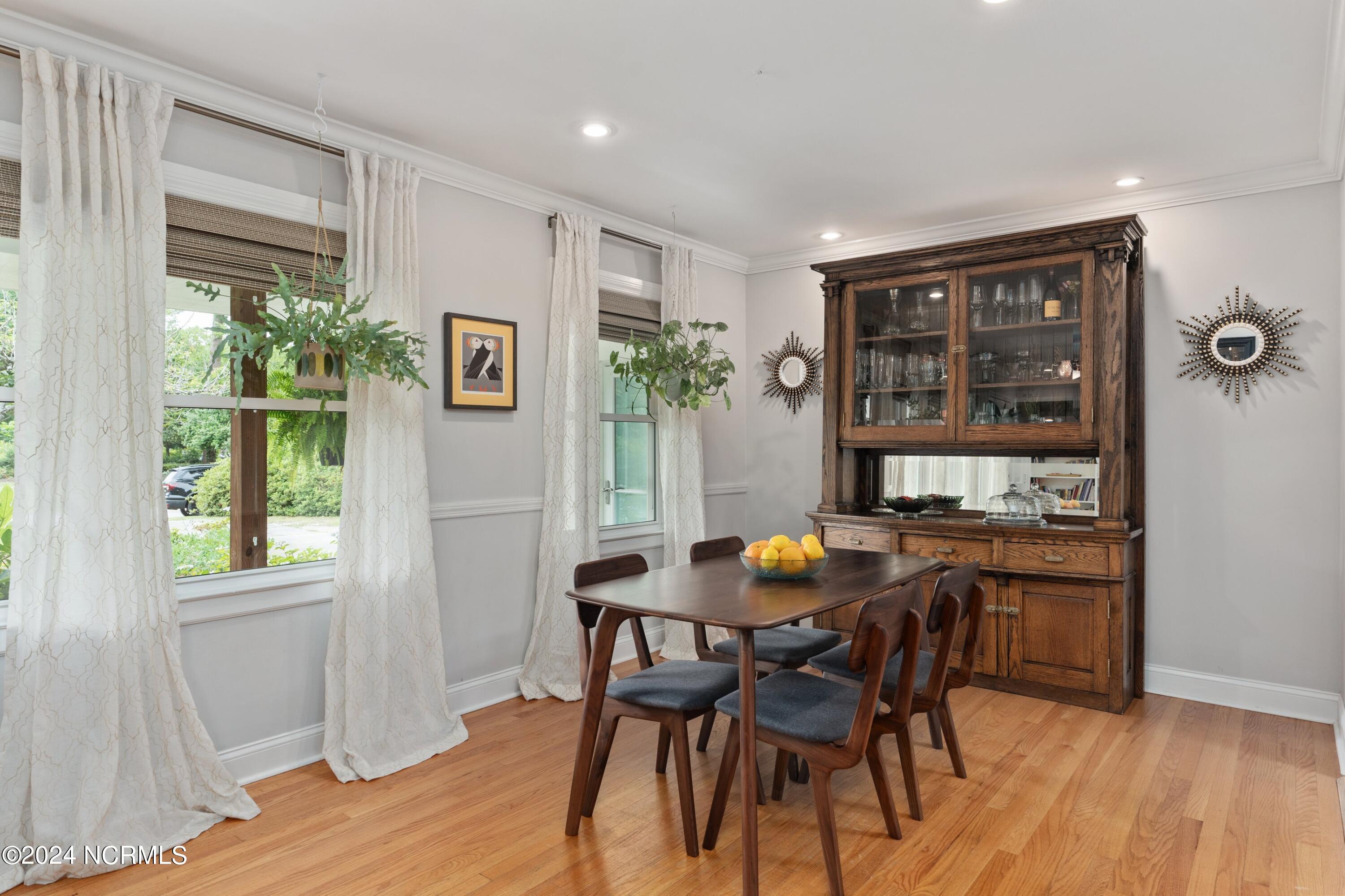 1408 Robin Hood Road