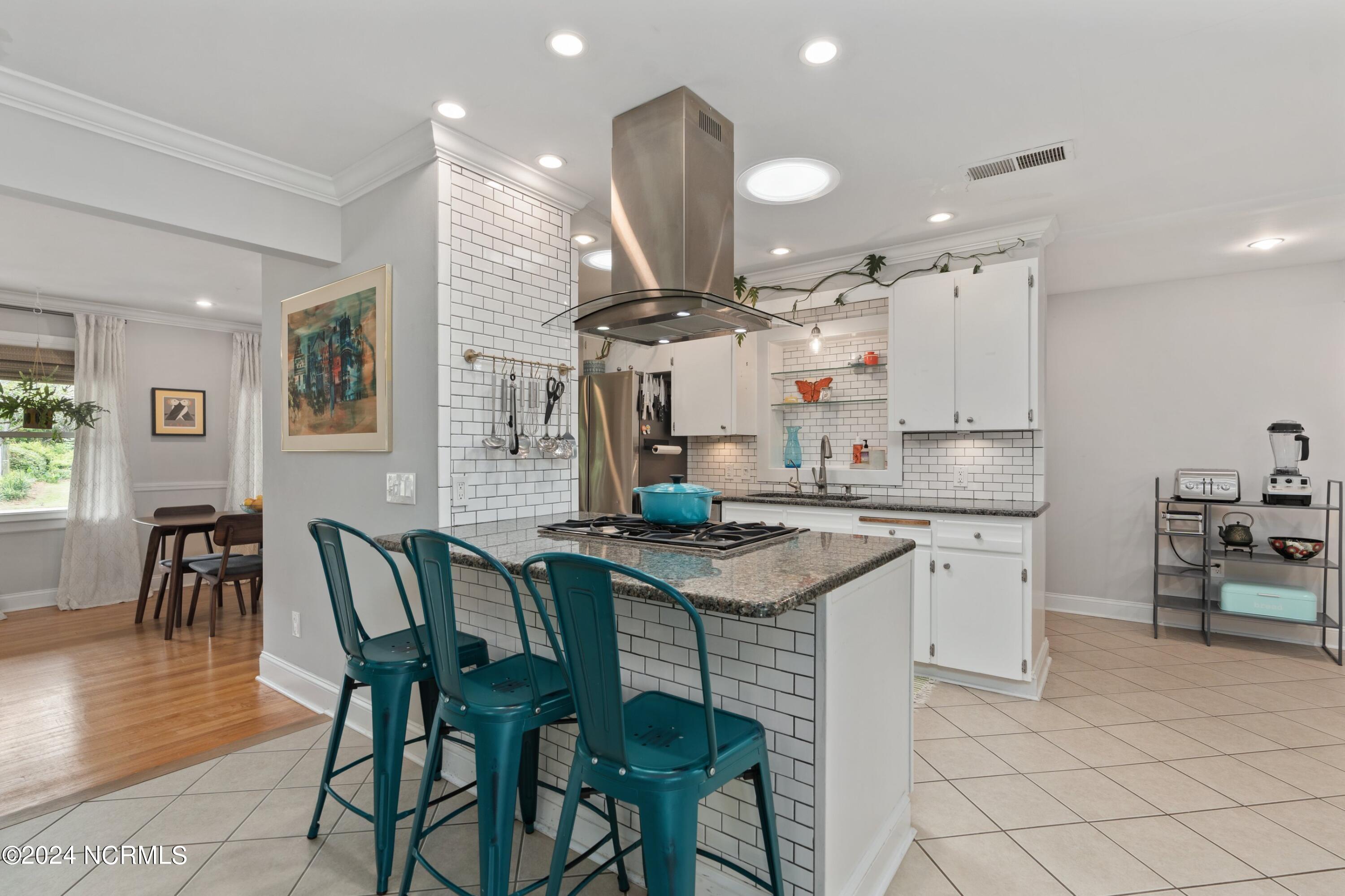 1408 Robin Hood Road