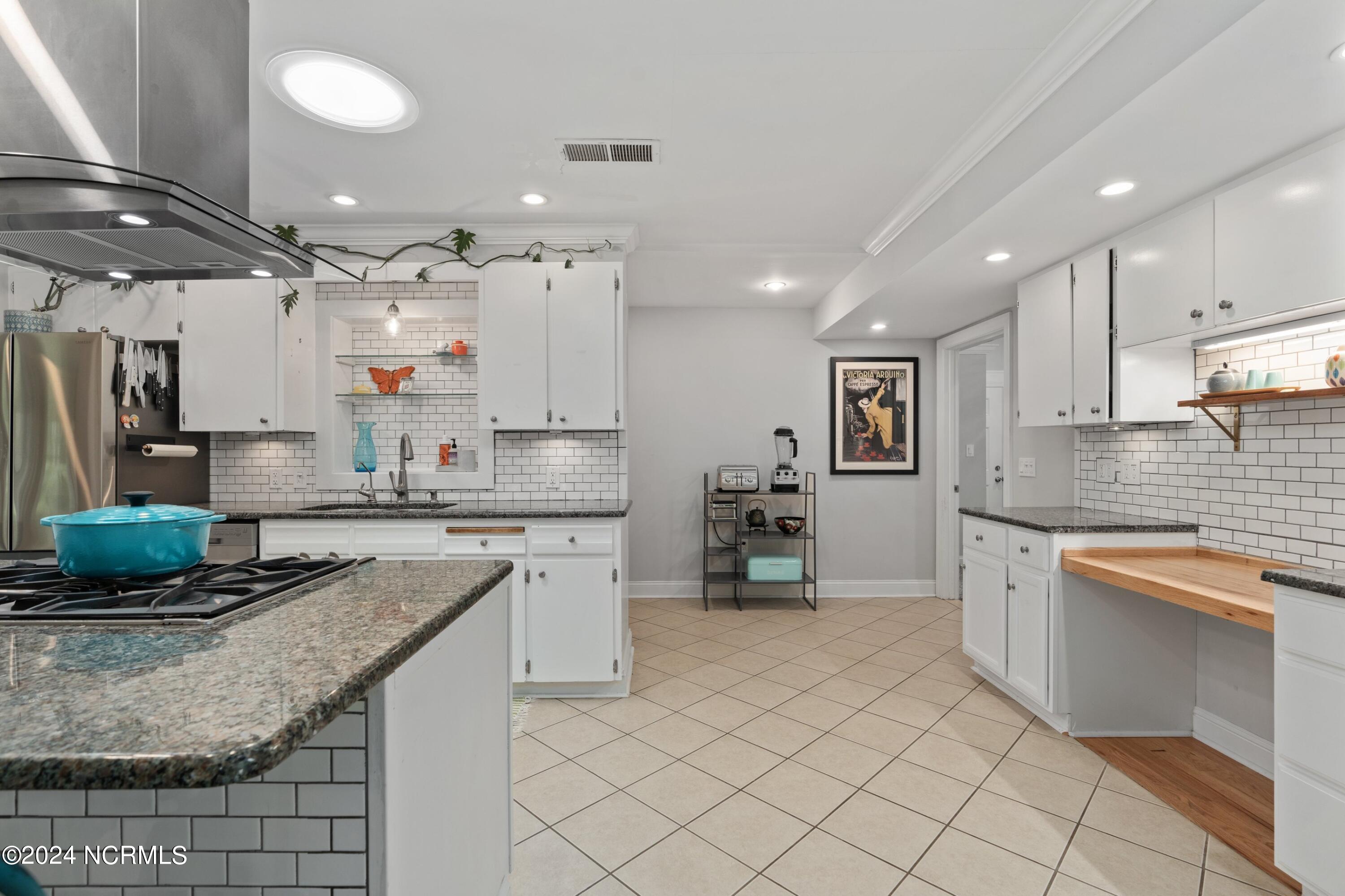 1408 Robin Hood Road