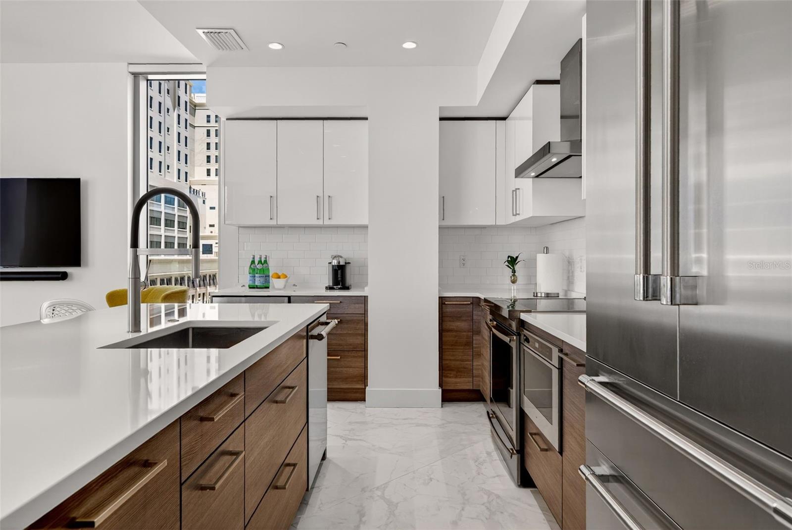 111 S PINEAPPLE AVE #615