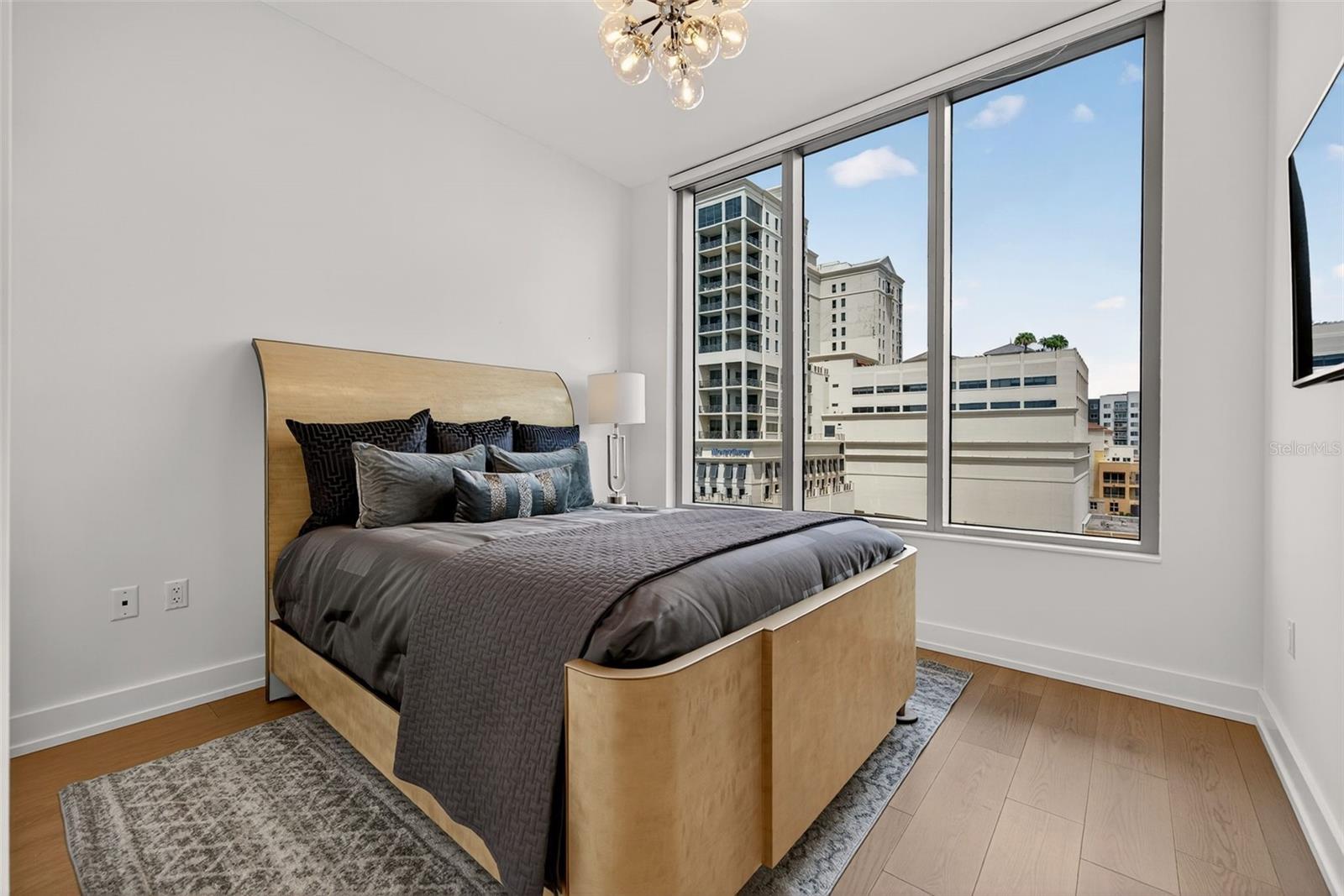 111 S PINEAPPLE AVE #615