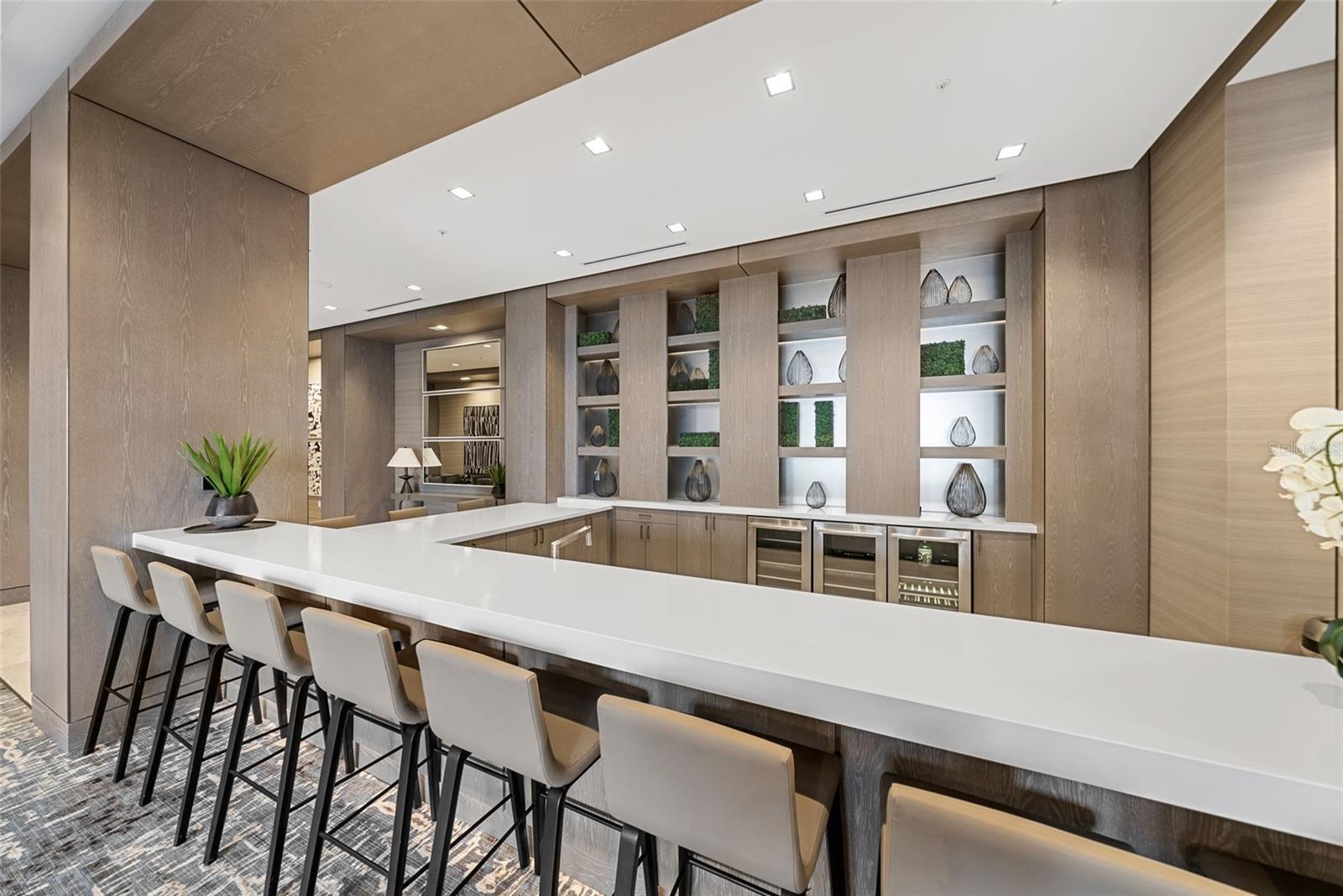 111 S PINEAPPLE AVE #615