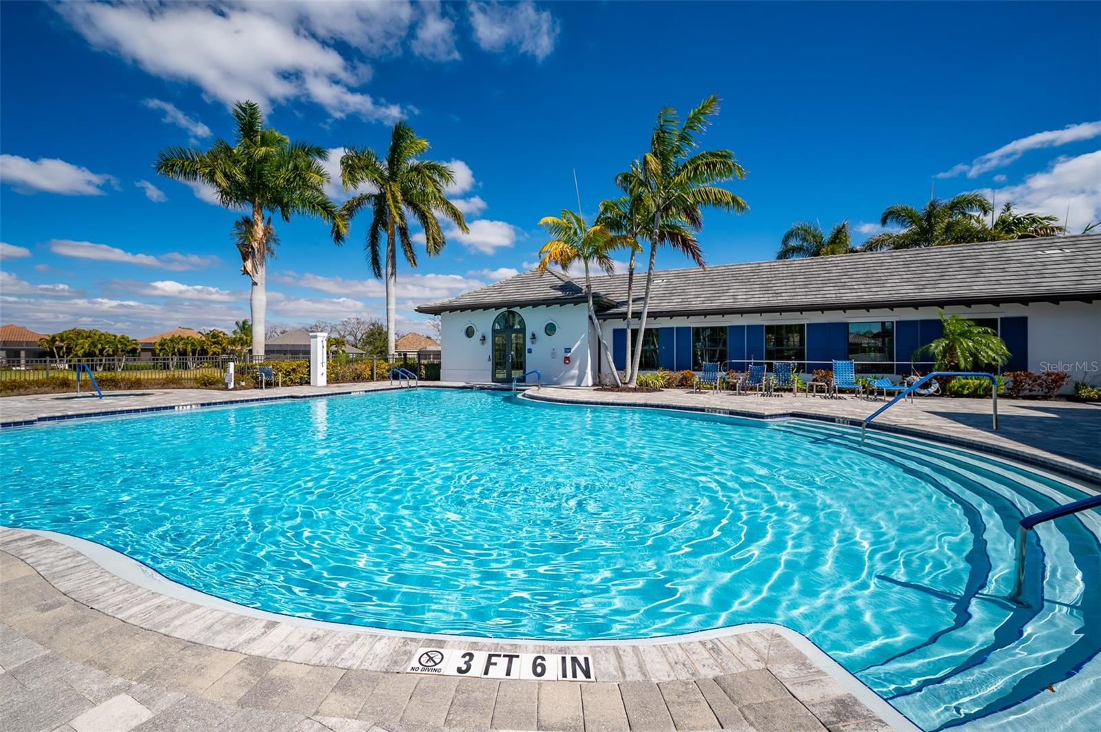 2726 SAPPHIRE BLUE LN