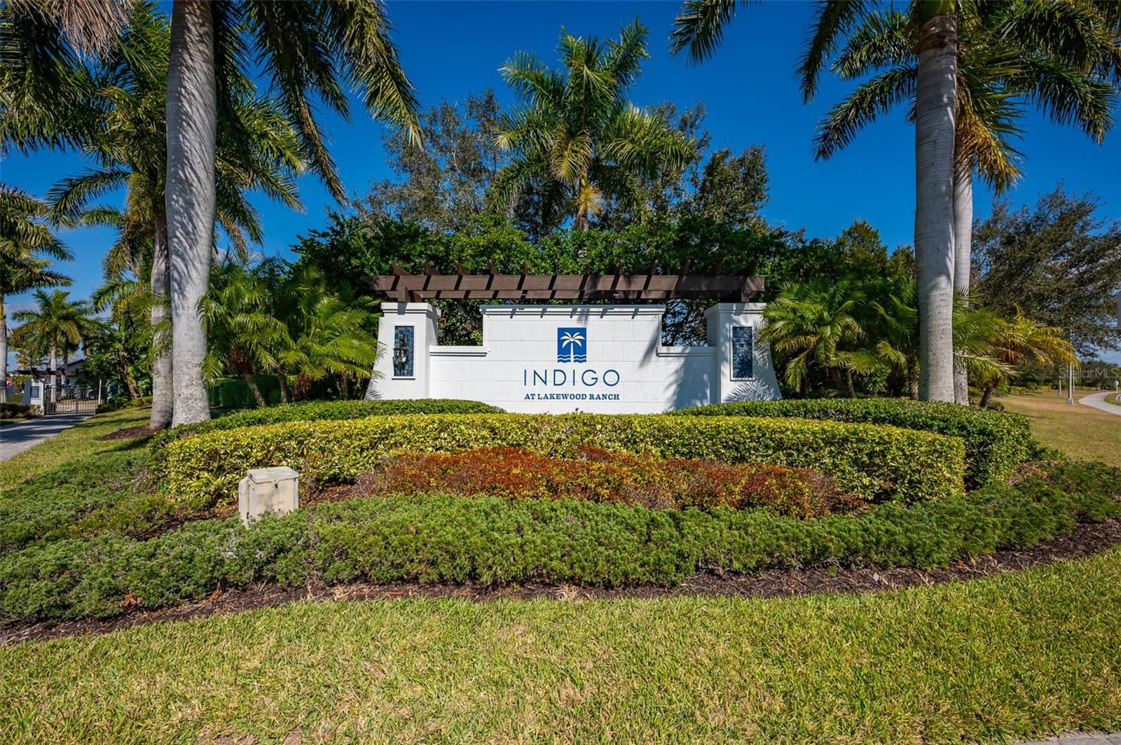 2726 SAPPHIRE BLUE LN