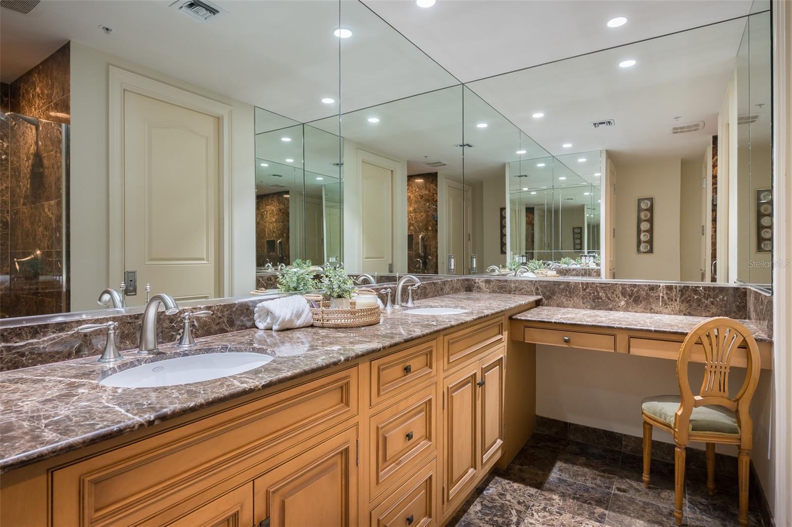 1111 RITZ CARLTON DR #1205