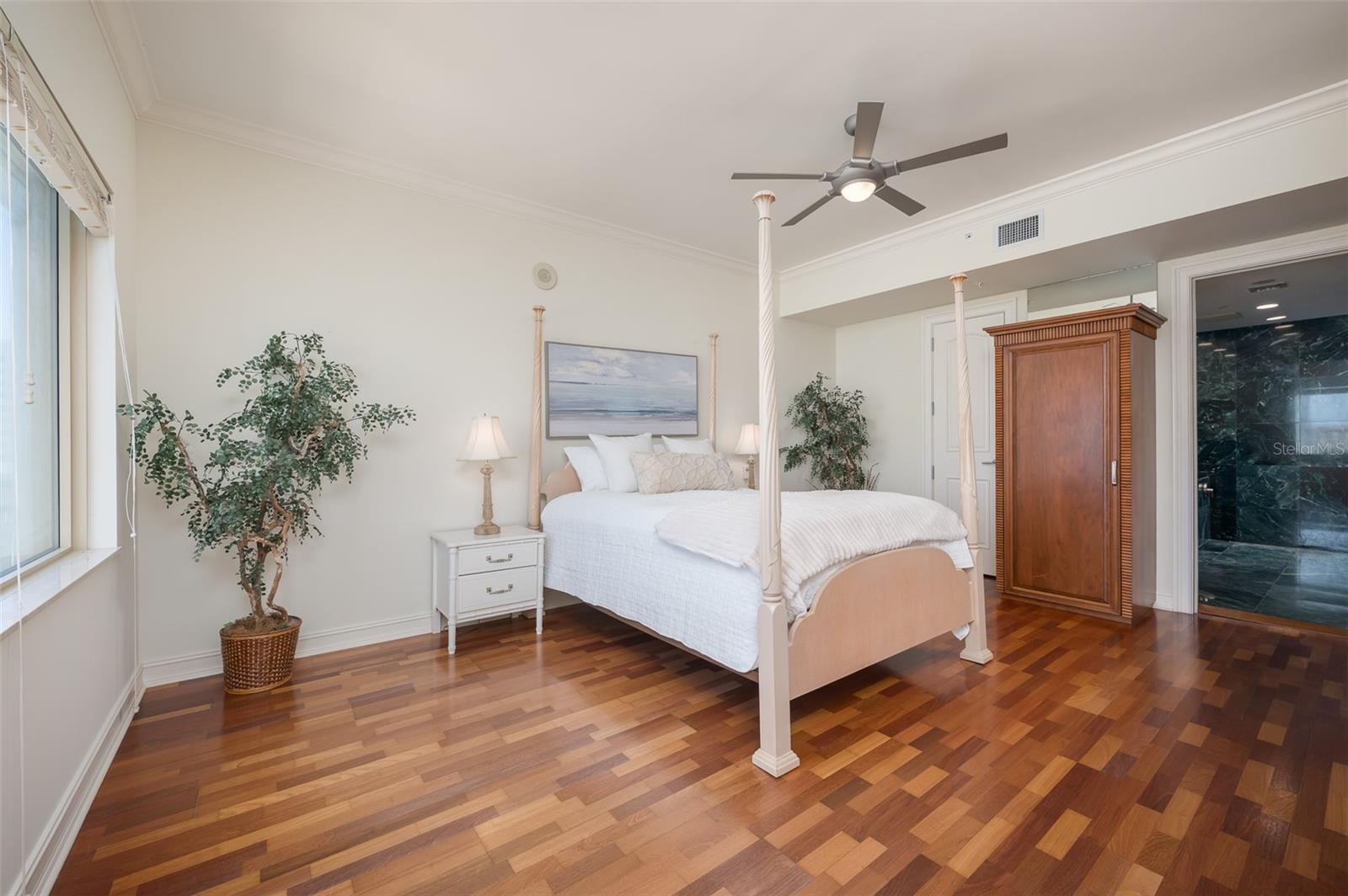 1111 RITZ CARLTON DR #1205