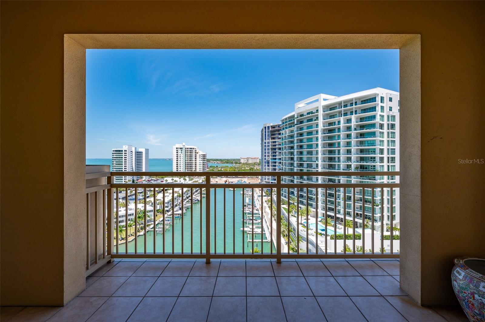 1111 RITZ CARLTON DR #1205