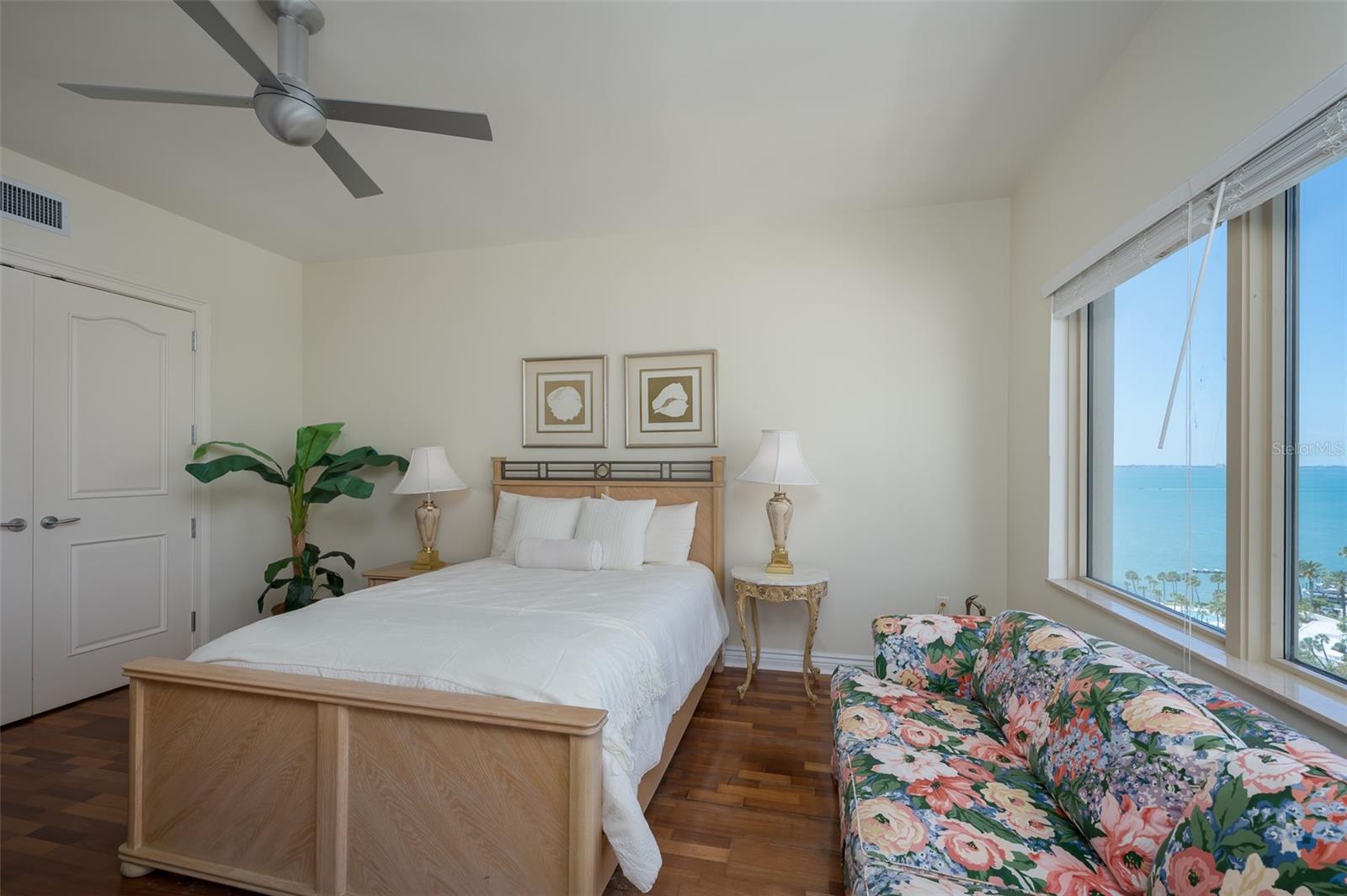 1111 RITZ CARLTON DR #1205