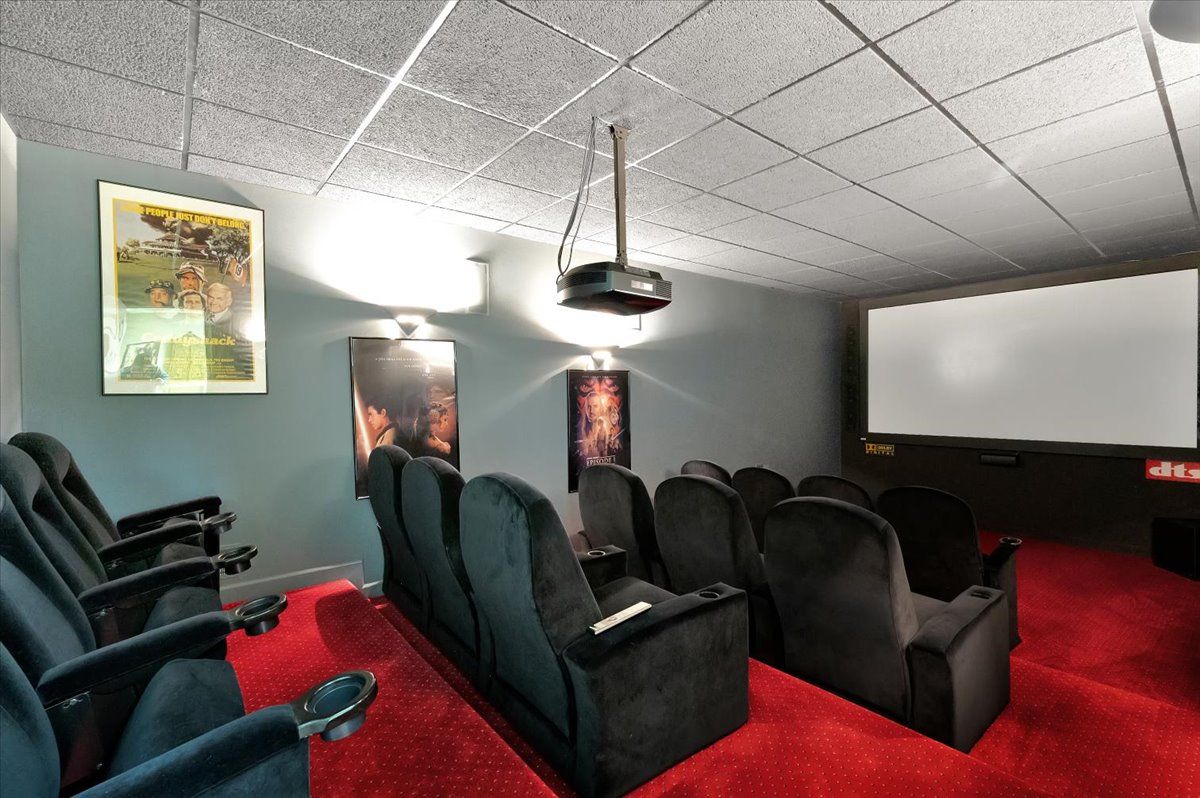4999 ROCKAWAY Lane