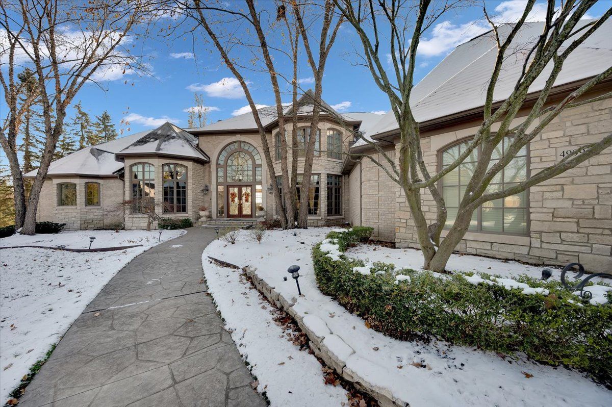 4999 ROCKAWAY Lane