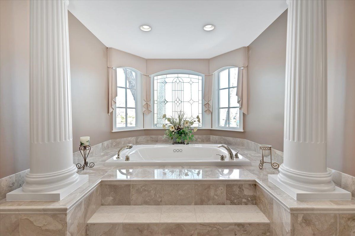 4999 ROCKAWAY Lane