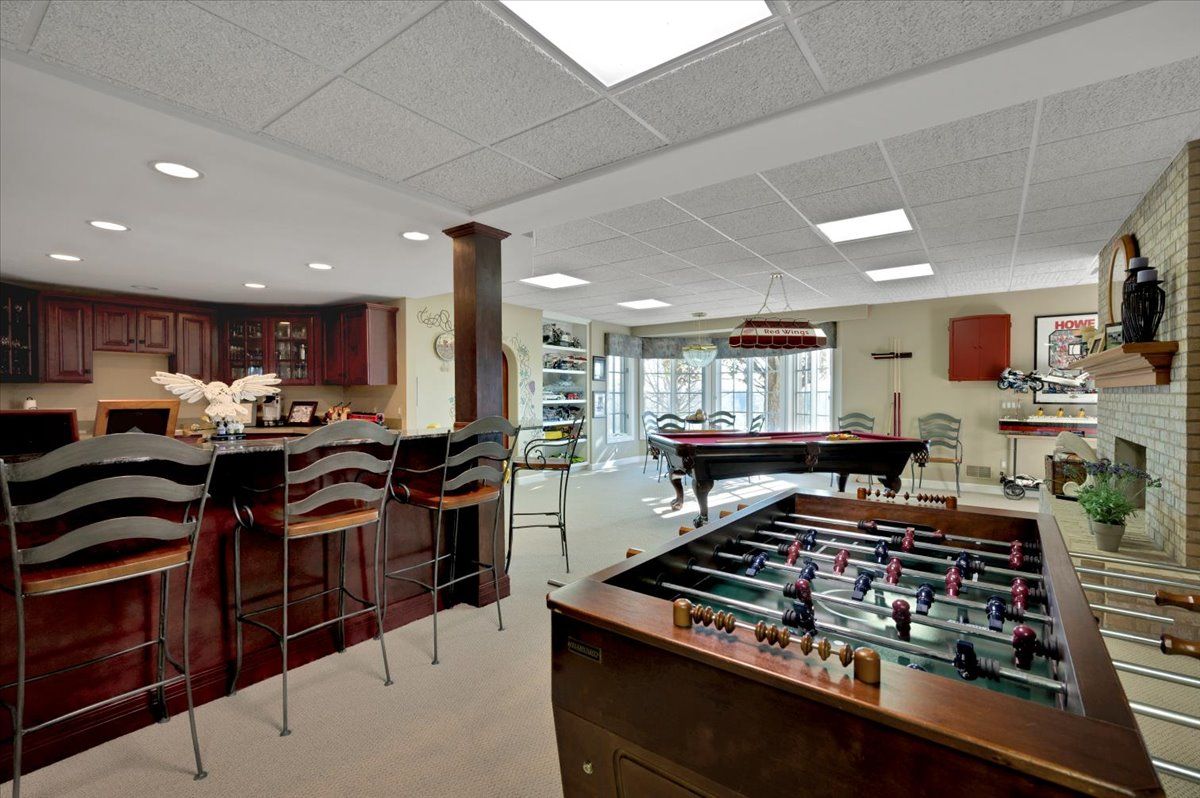 4999 ROCKAWAY Lane