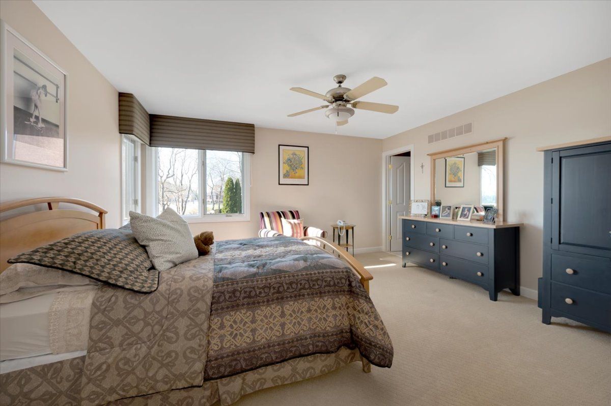 4999 ROCKAWAY Lane