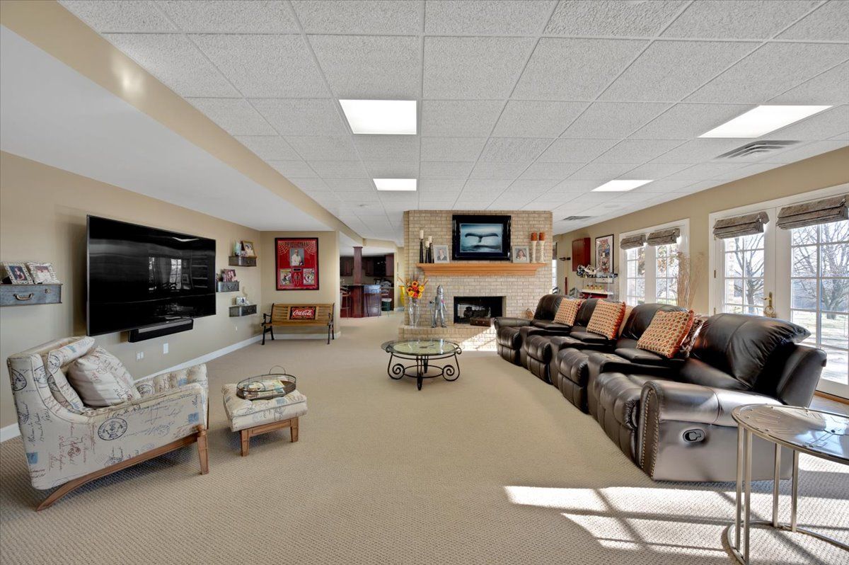 4999 ROCKAWAY Lane