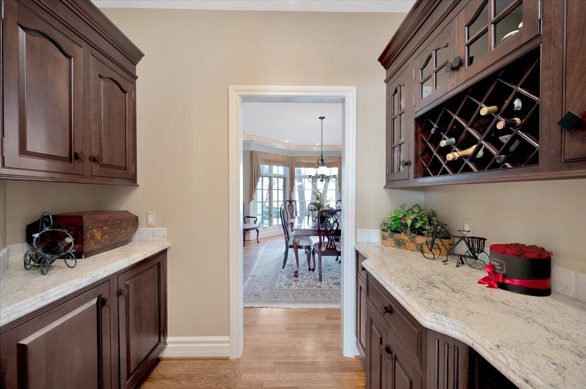 4999 ROCKAWAY Lane