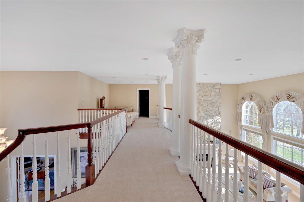 4999 ROCKAWAY Lane