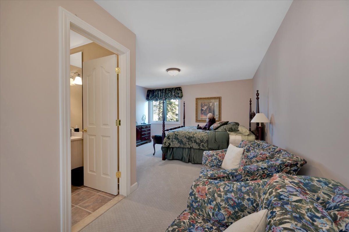 4999 ROCKAWAY Lane