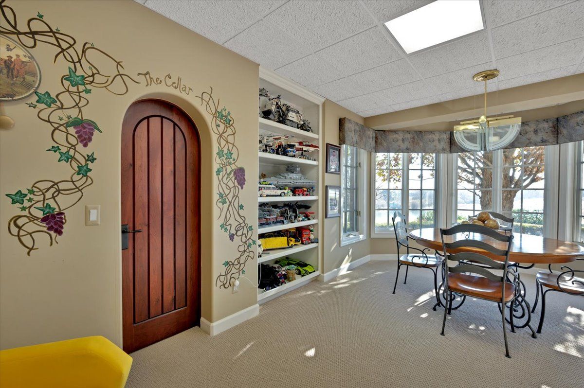 4999 ROCKAWAY Lane