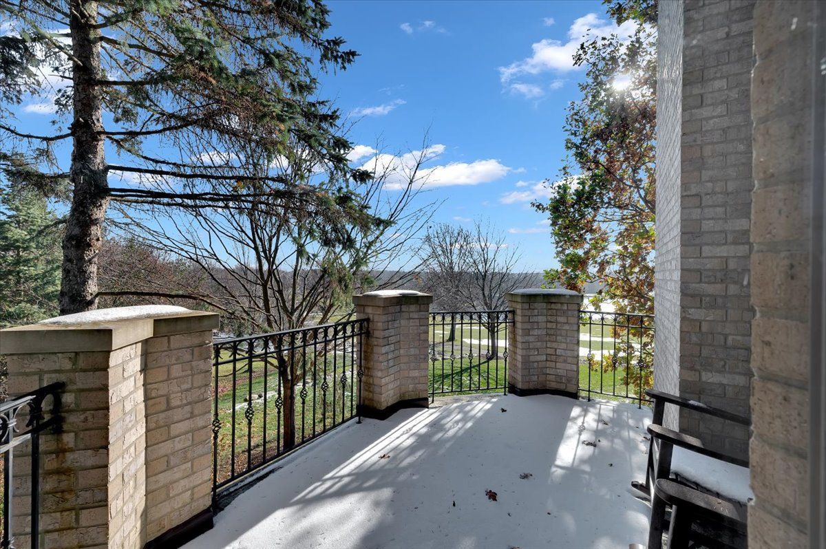 4999 ROCKAWAY Lane
