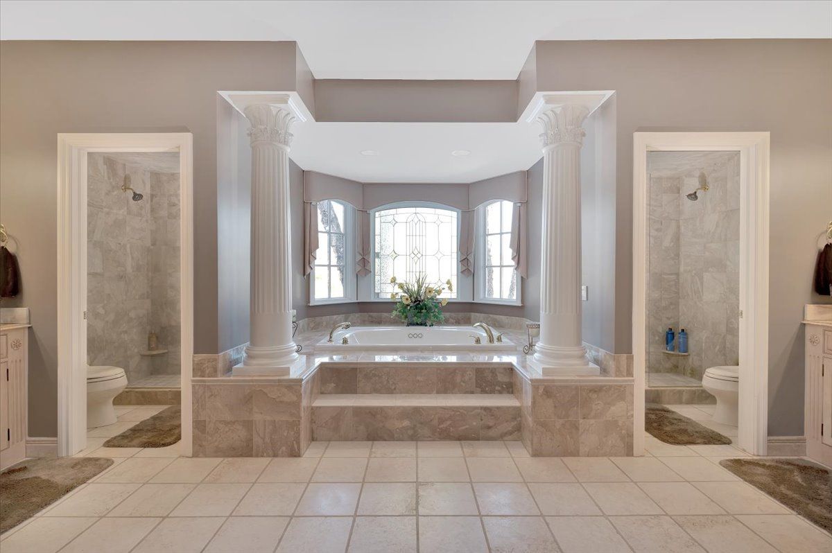 4999 ROCKAWAY Lane