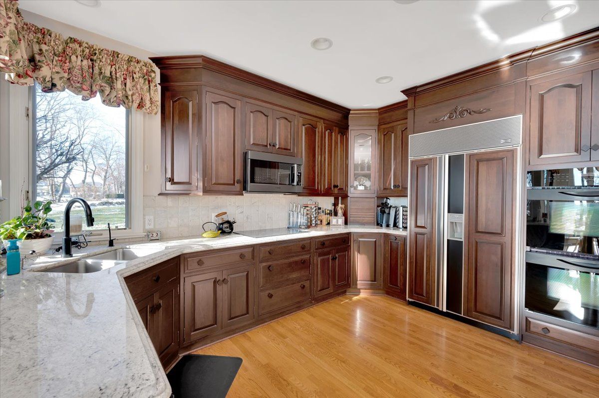 4999 ROCKAWAY Lane