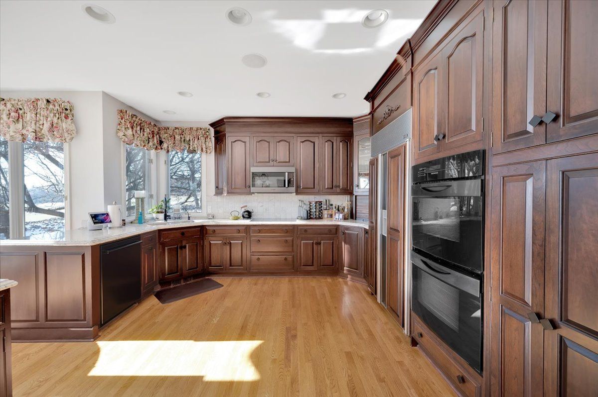 4999 ROCKAWAY Lane