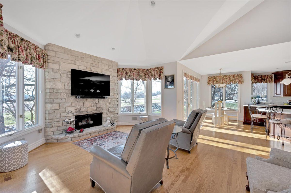 4999 ROCKAWAY Lane