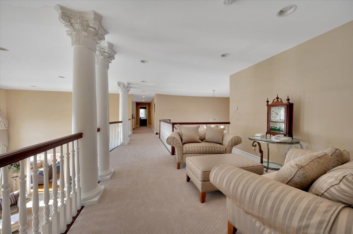 4999 ROCKAWAY Lane