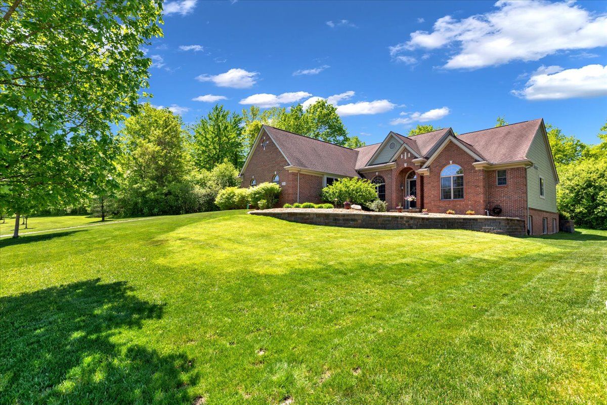 5924 SCOTT Circle