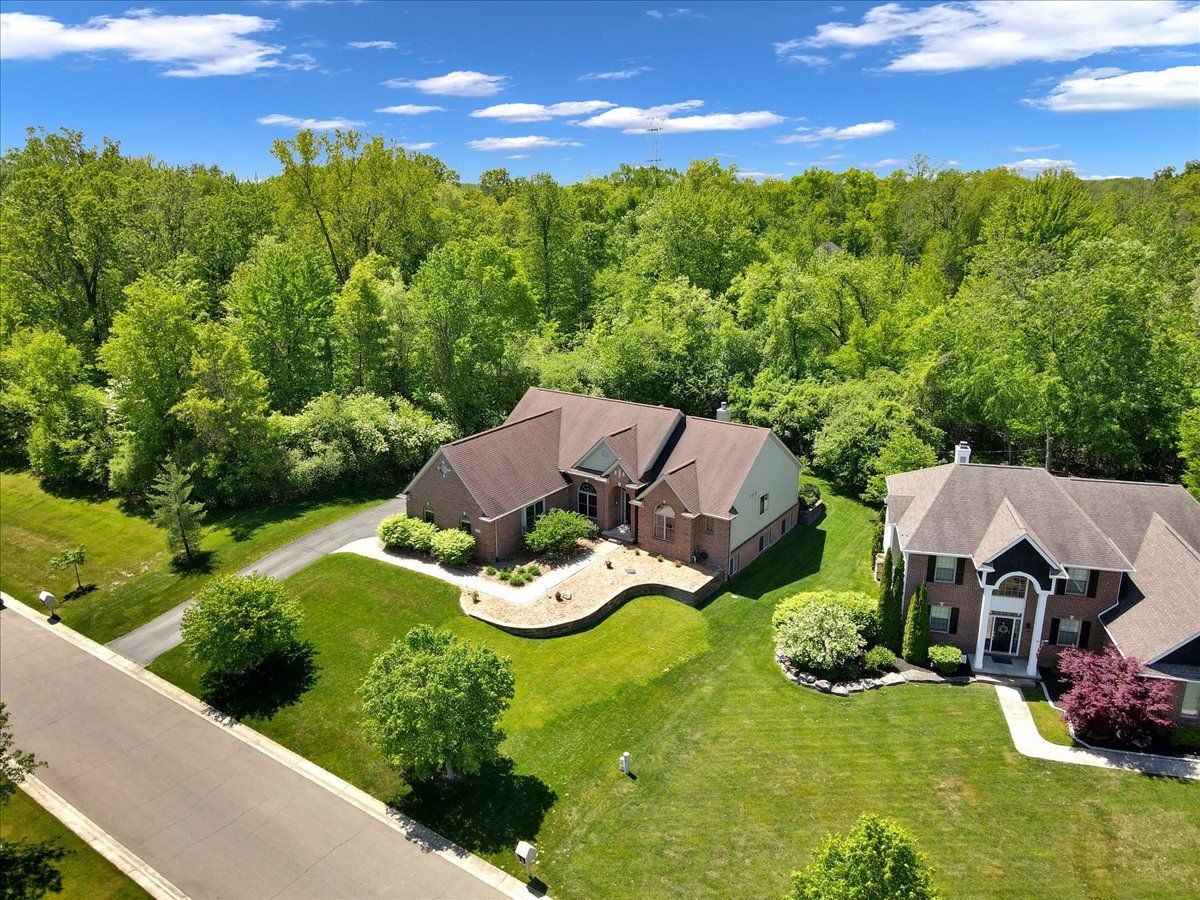 5924 SCOTT Circle