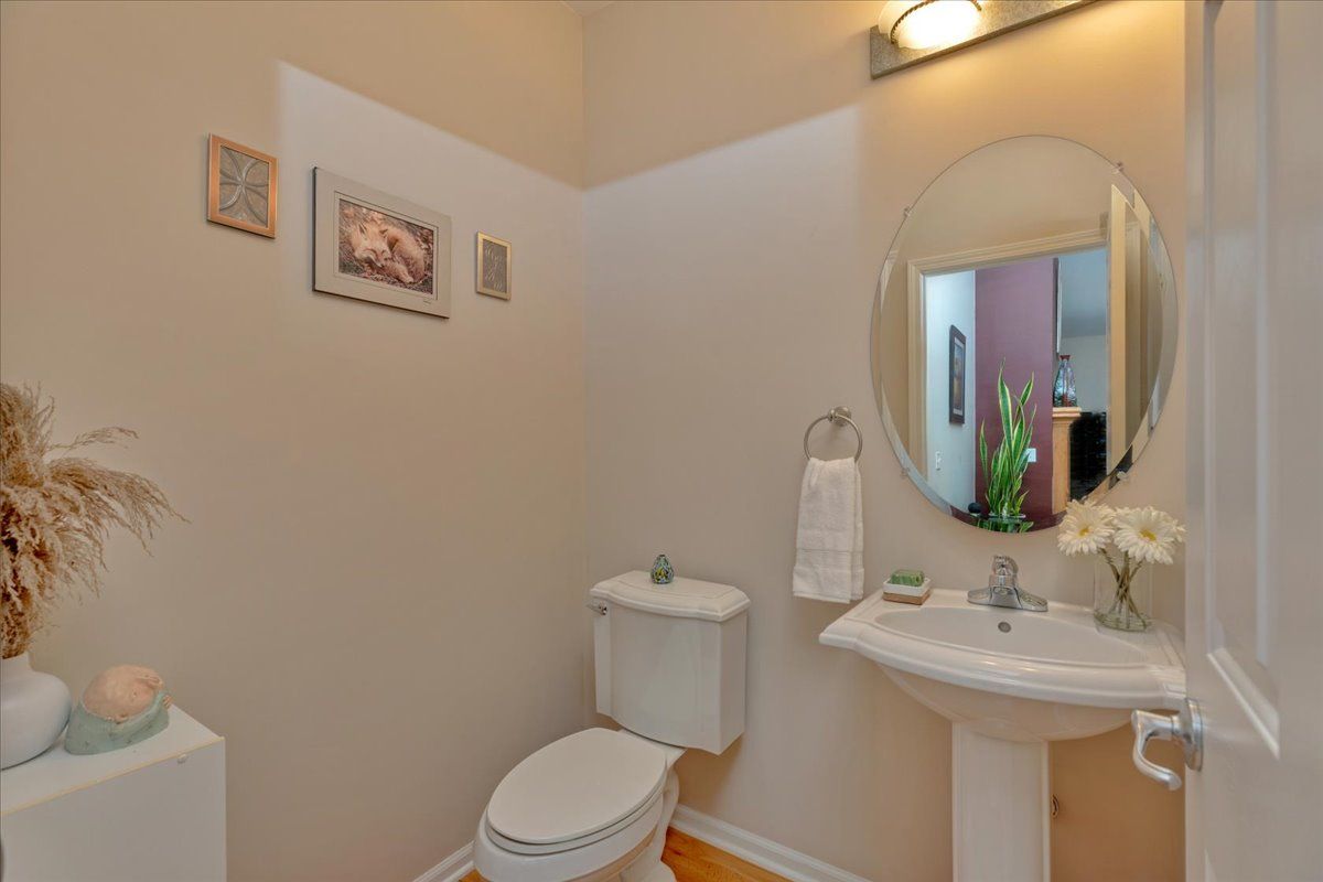 5924 SCOTT Circle