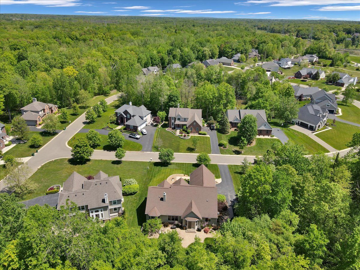 5924 SCOTT Circle