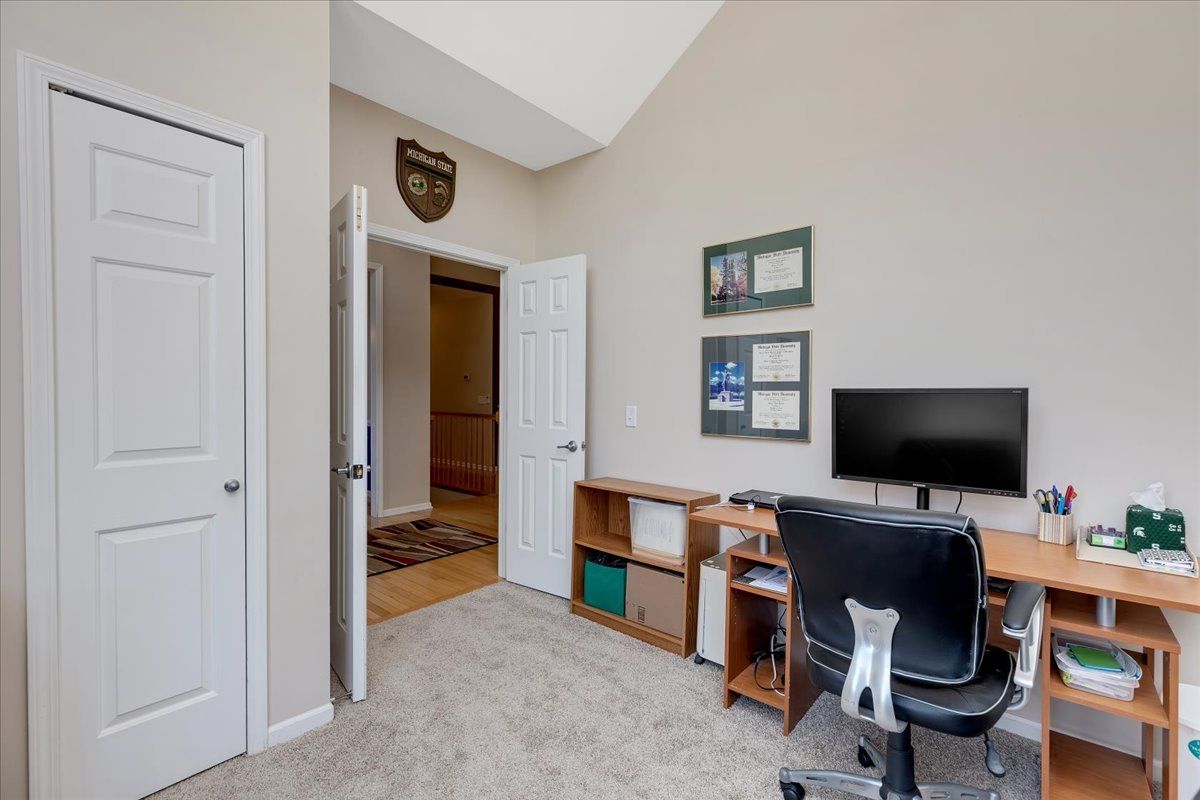 5924 SCOTT Circle
